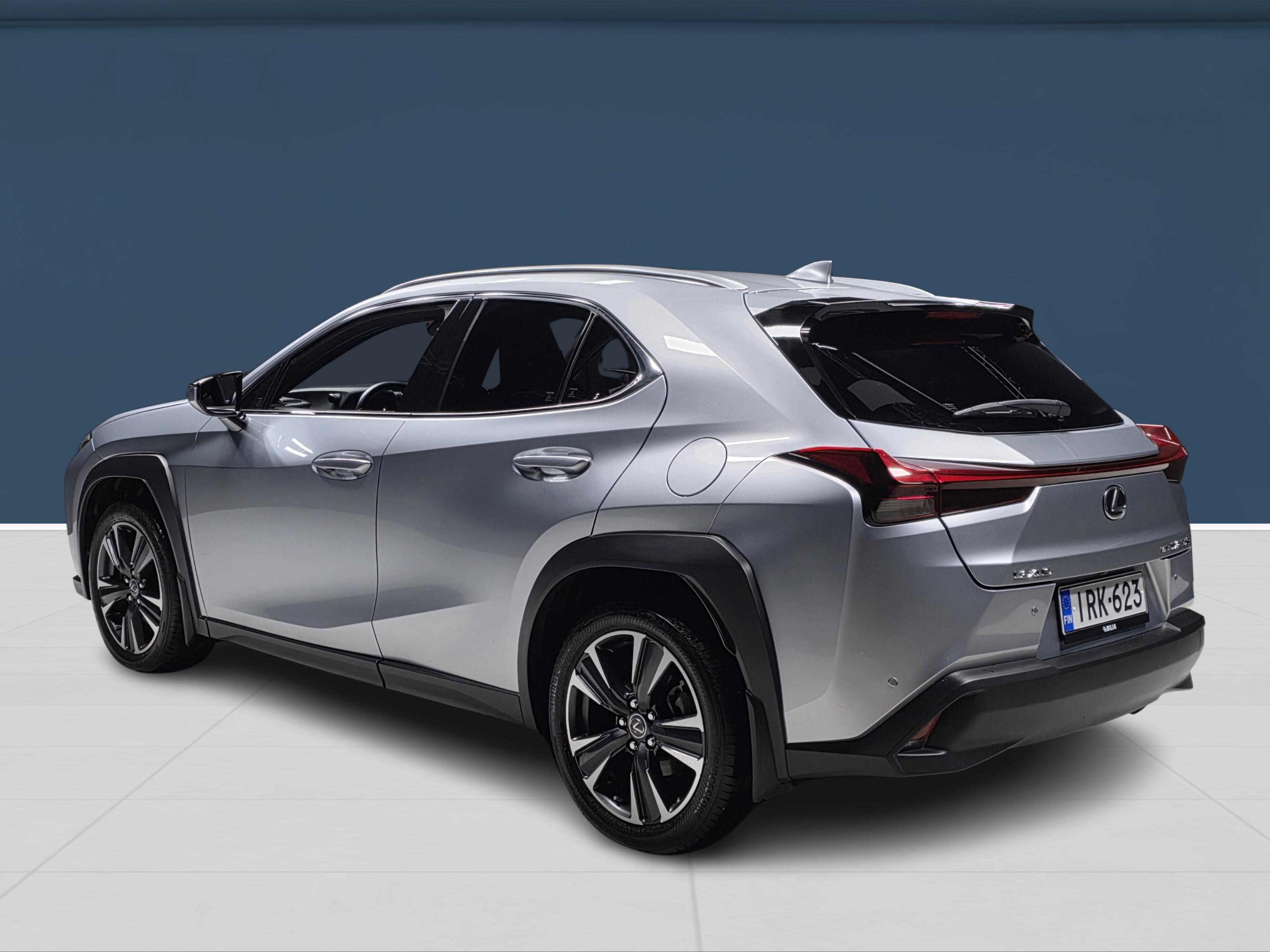 Lexus UX 6