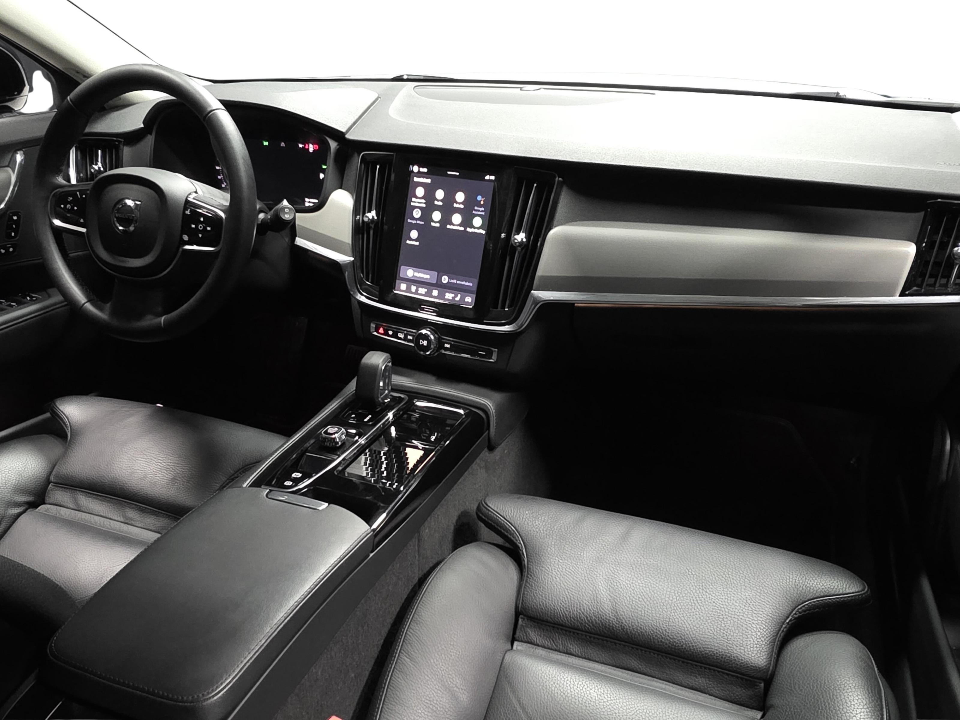 Volvo V90 16