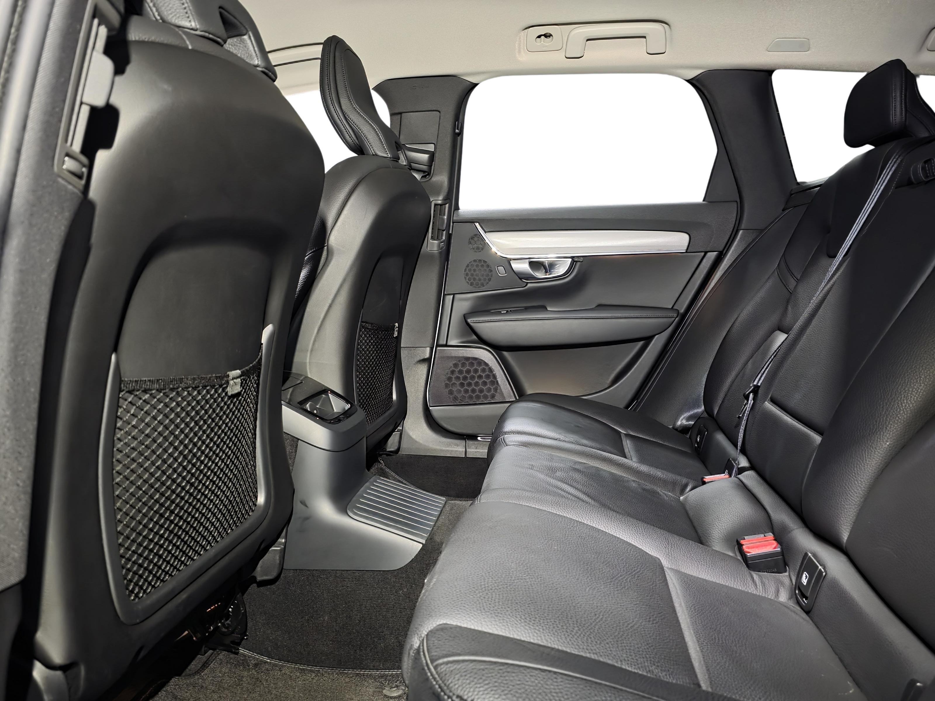 Volvo V90 9