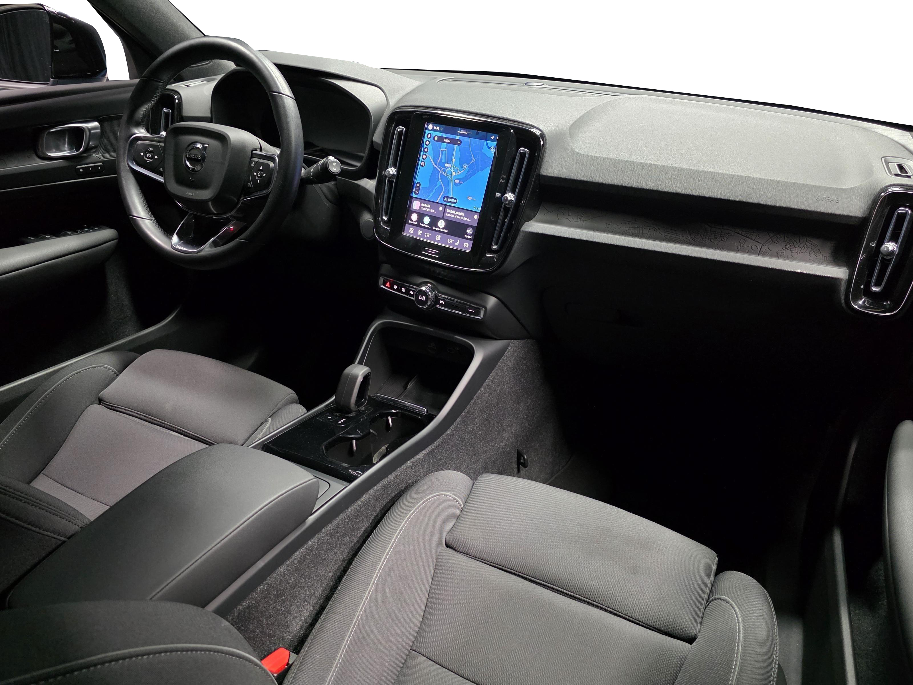 Volvo XC40 10