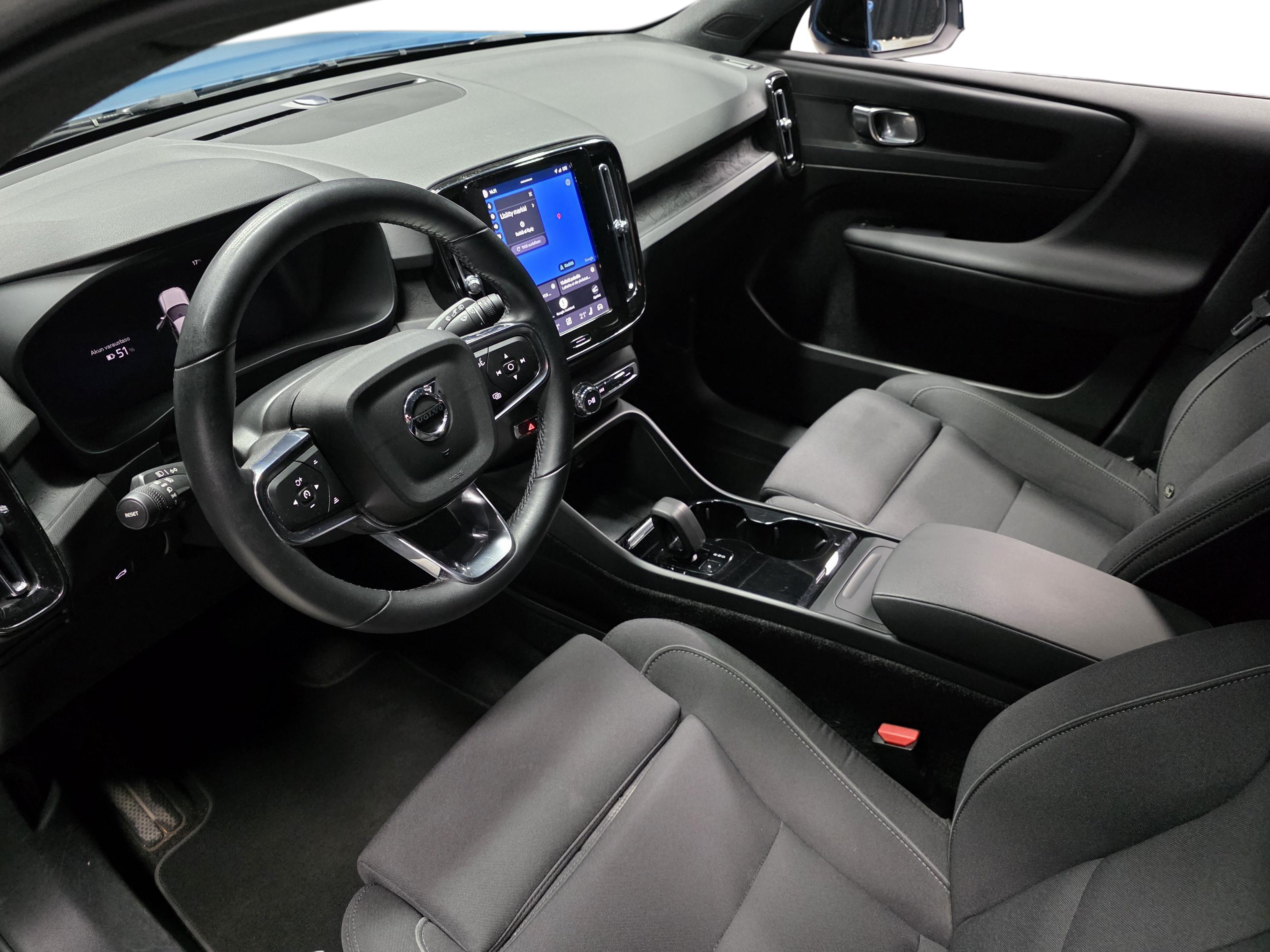 Volvo XC40 8