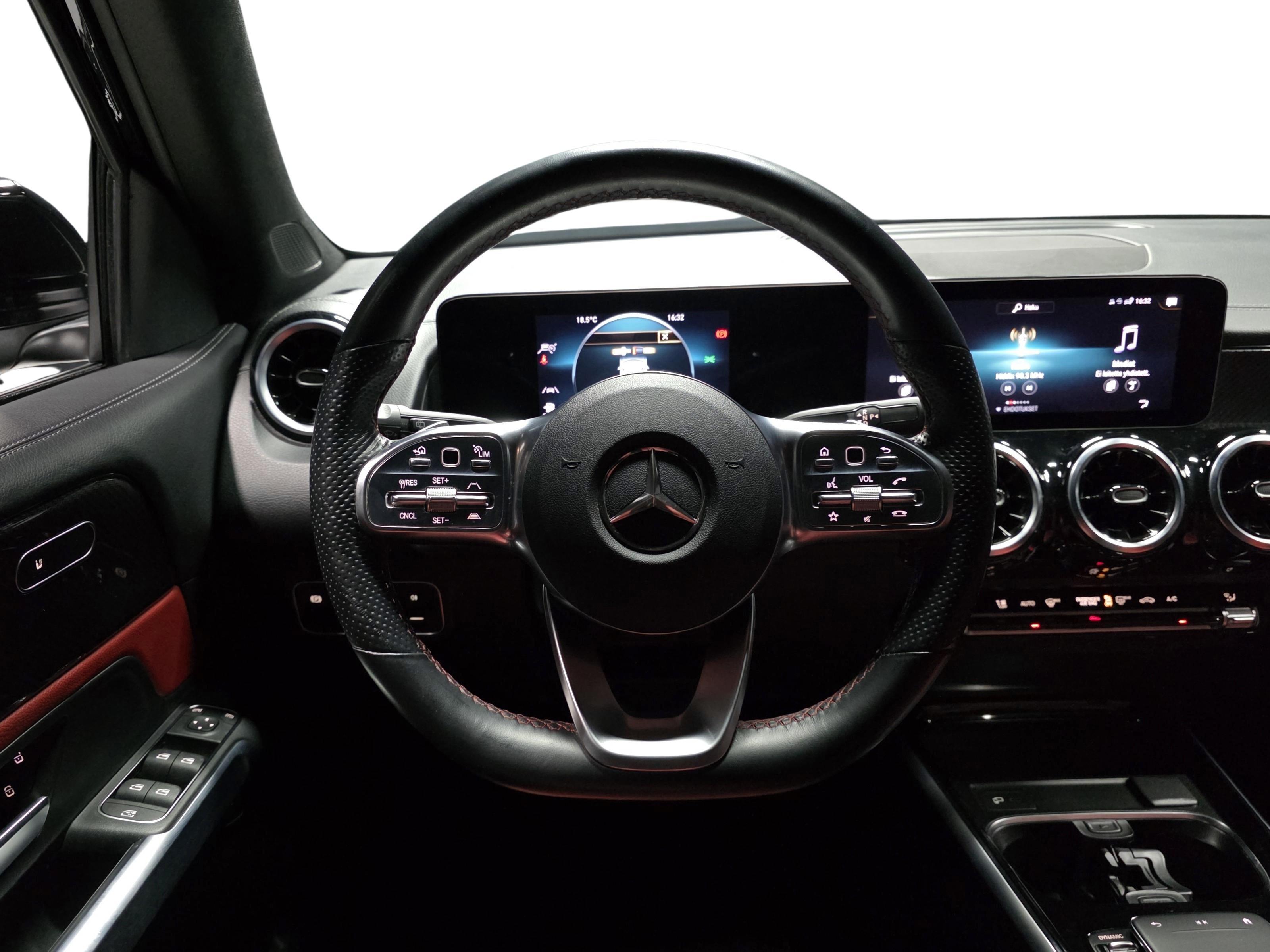 Mercedes-Benz GLB 10