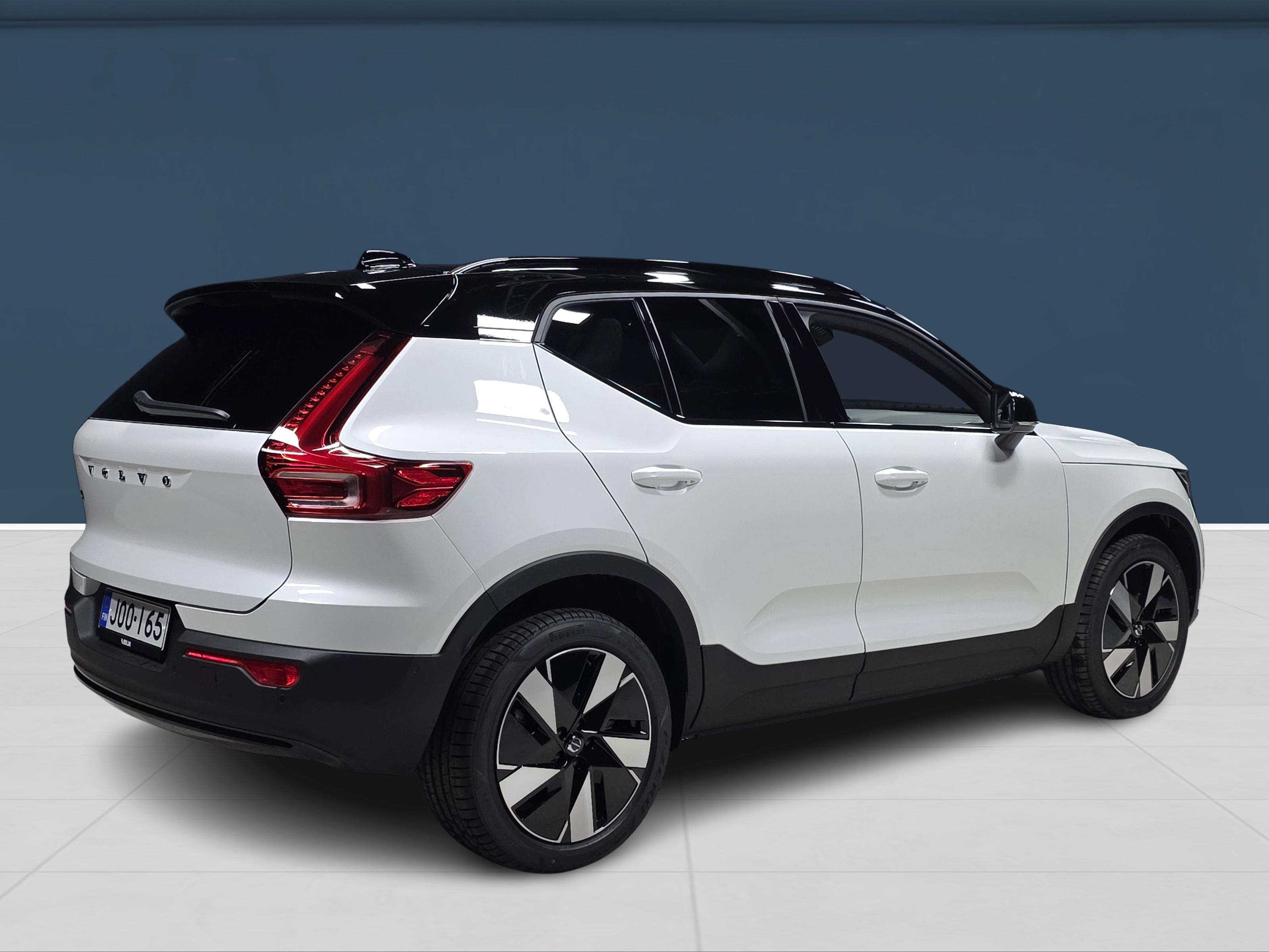 Volvo EX40 4