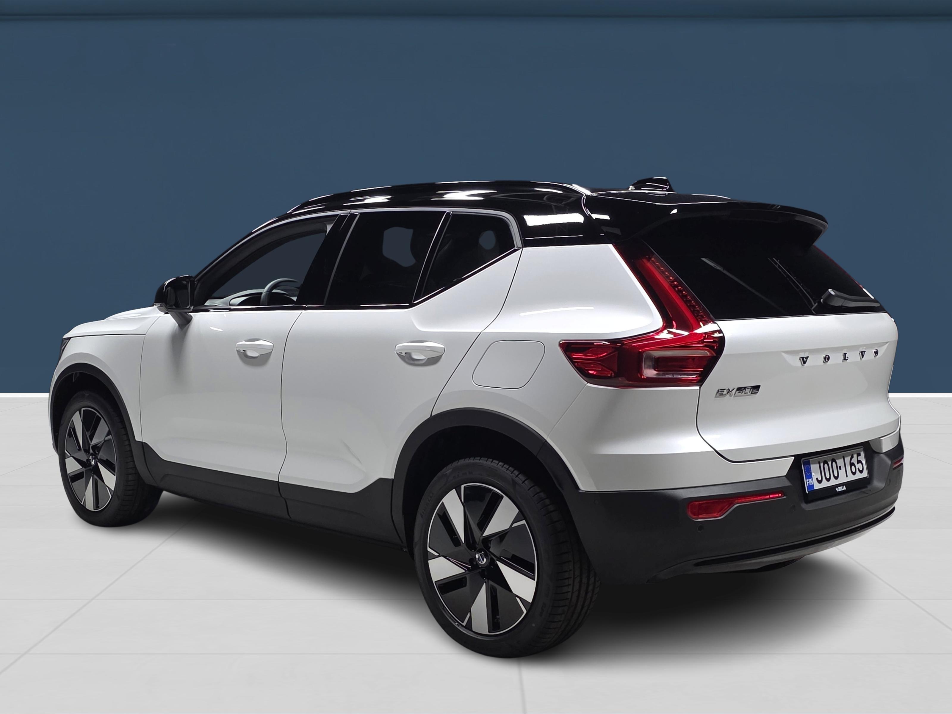 Volvo EX40 6