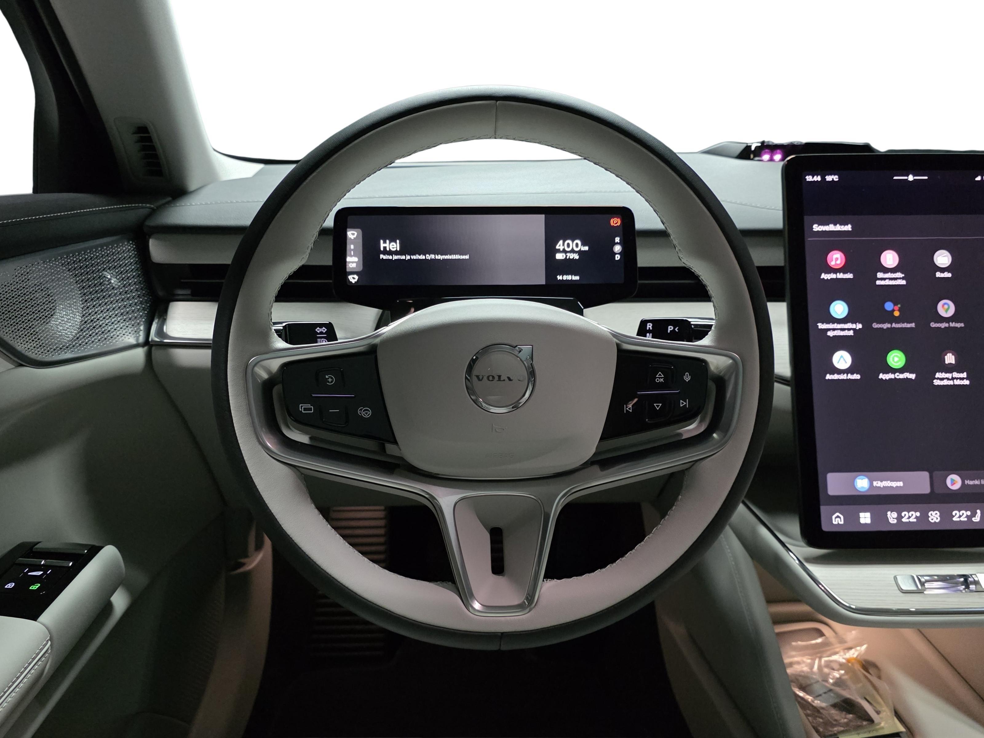 Volvo ES90 10