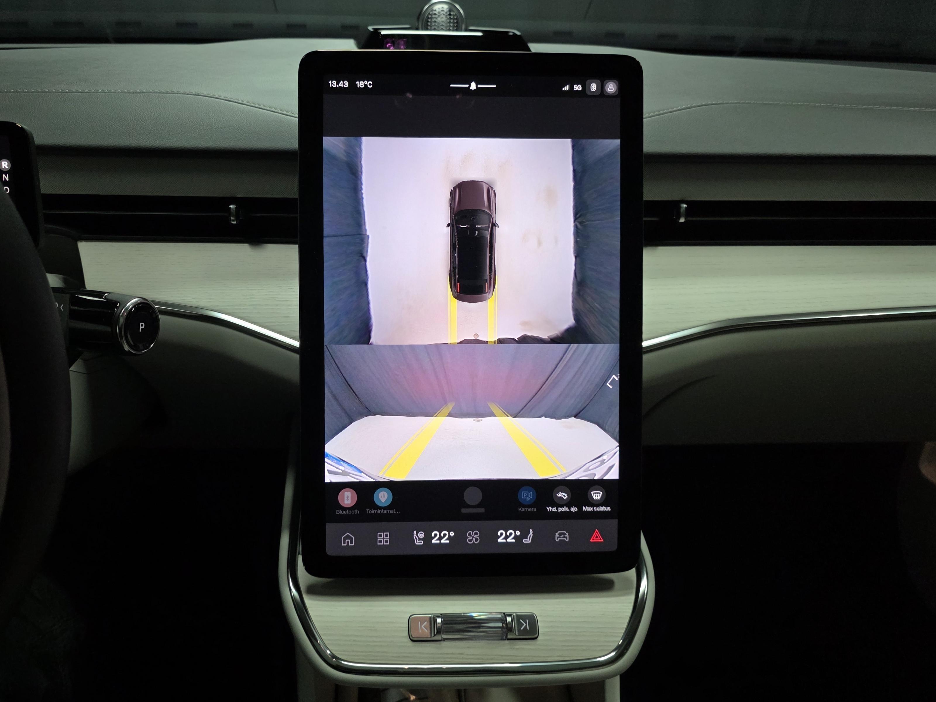 Volvo ES90 12