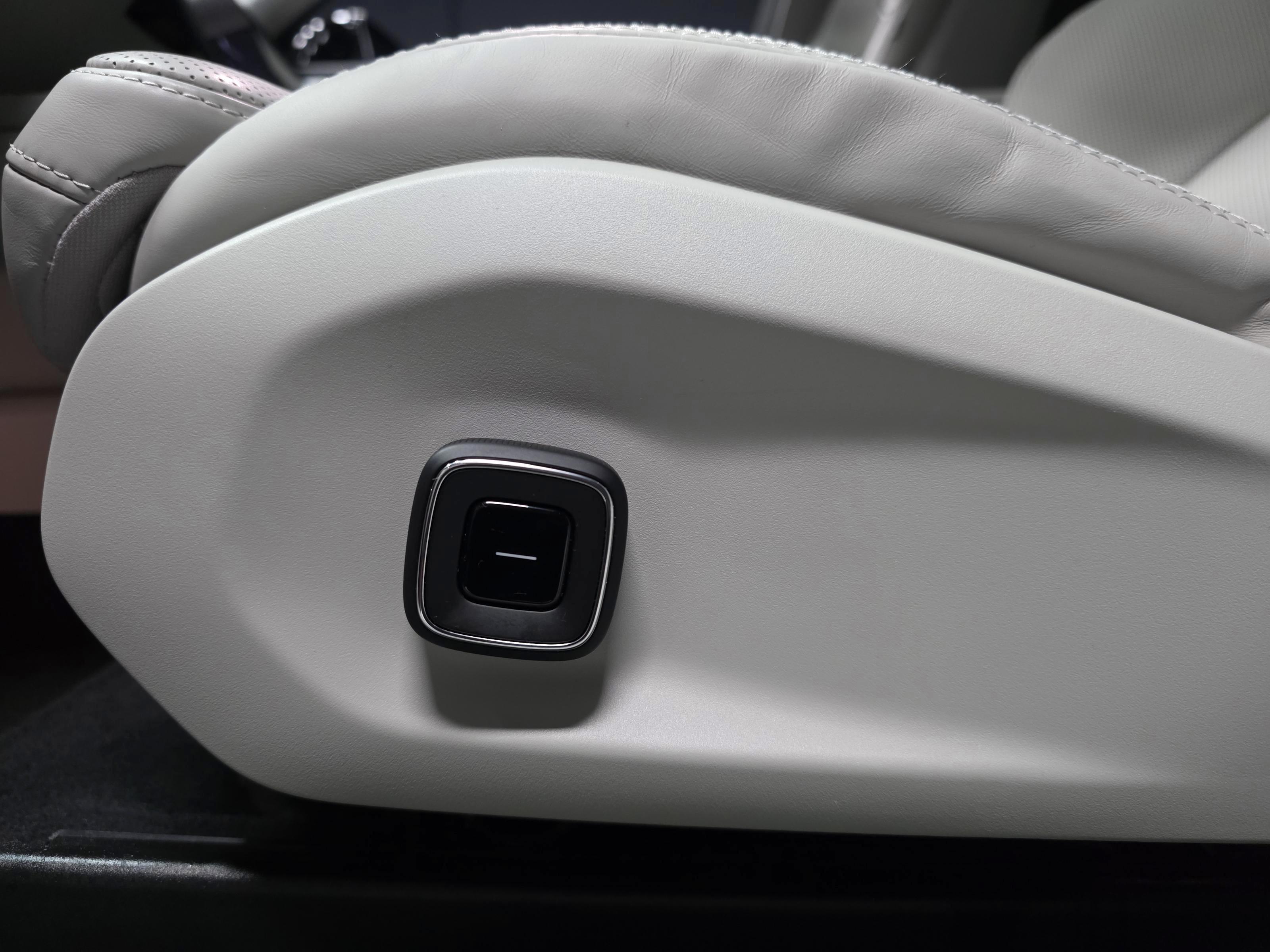 Volvo ES90 14