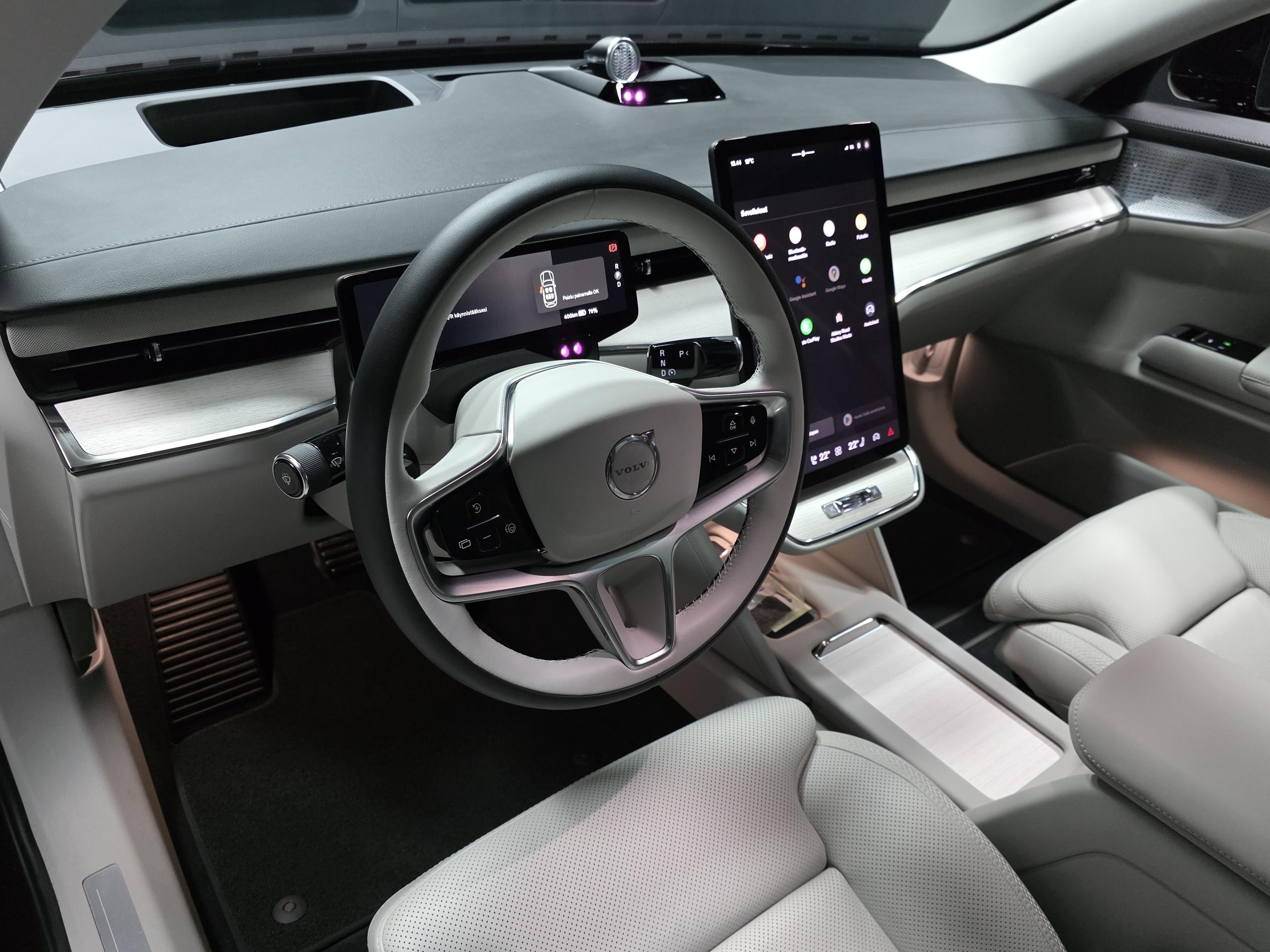 Volvo ES90 8