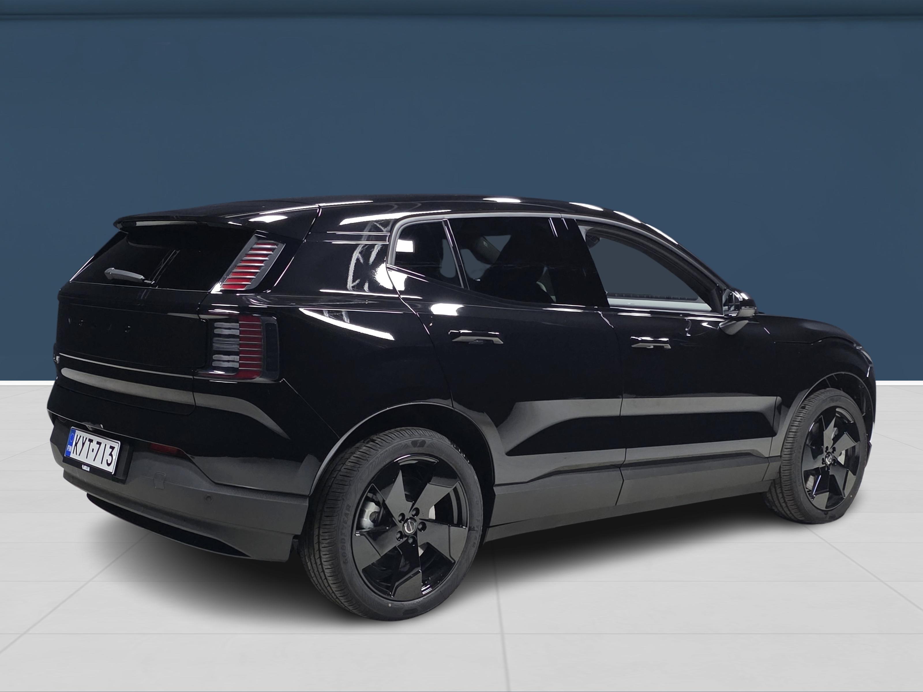 Volvo EX30 4