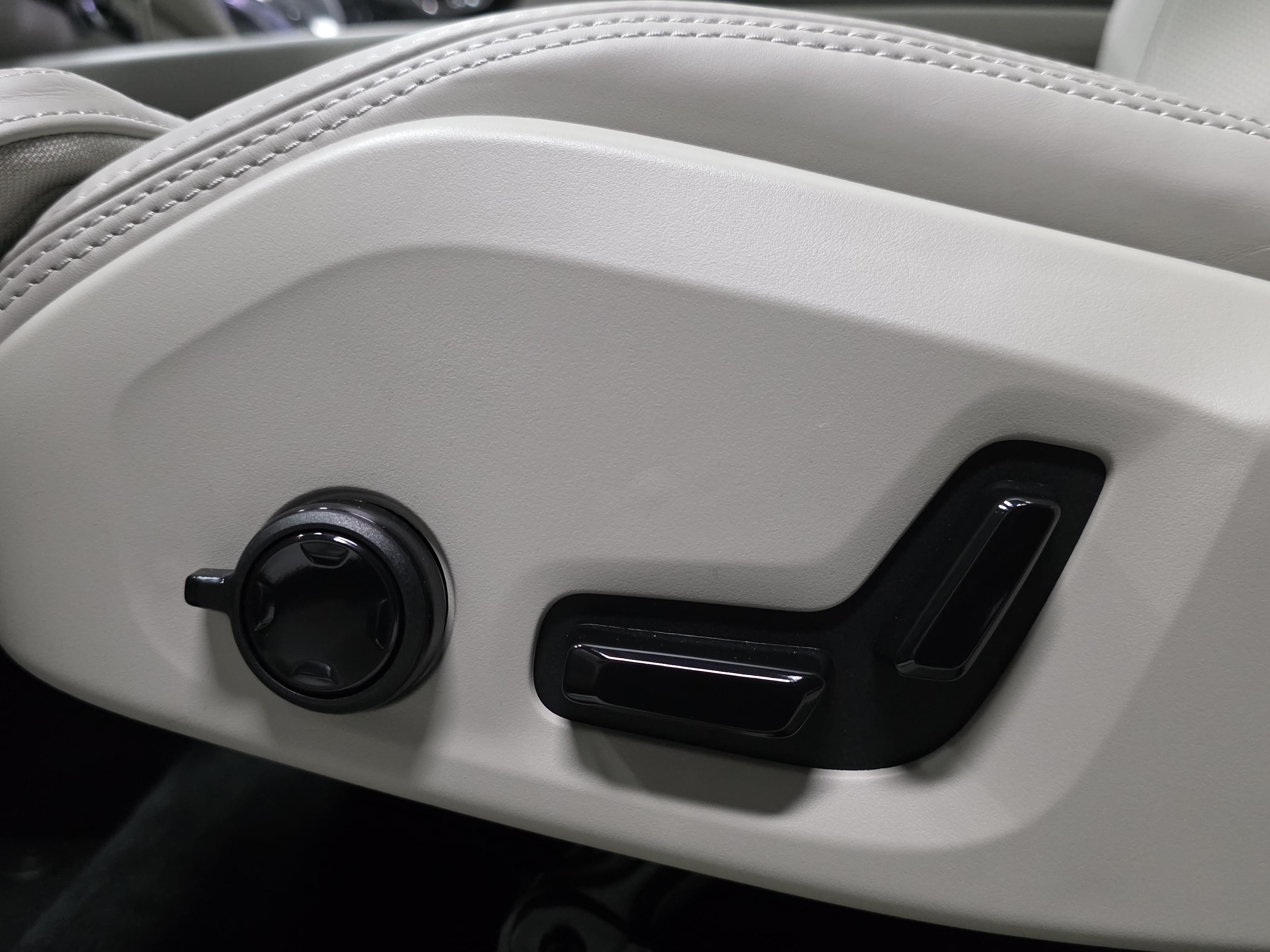 Volvo XC60 15