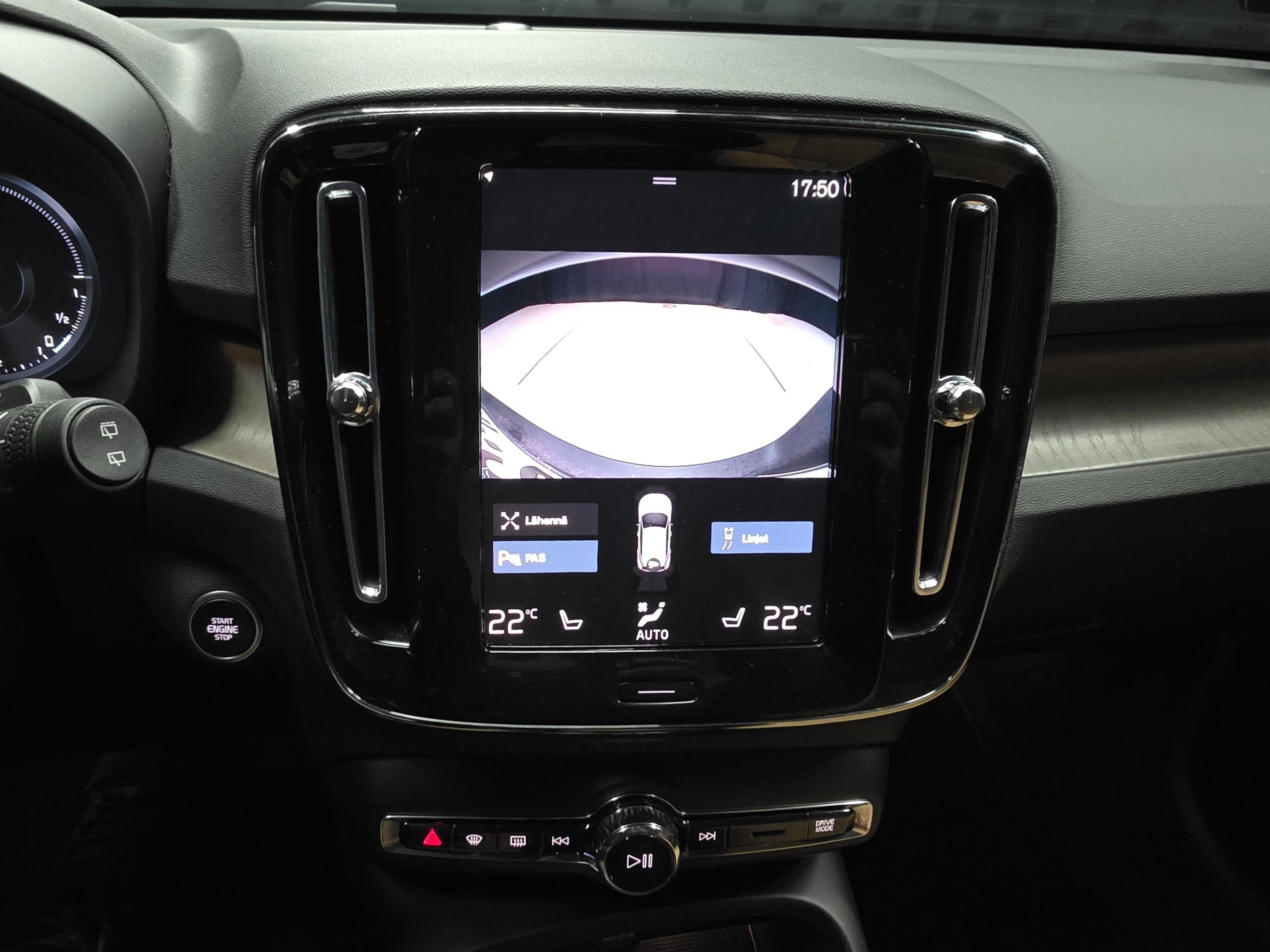 Volvo XC40 13