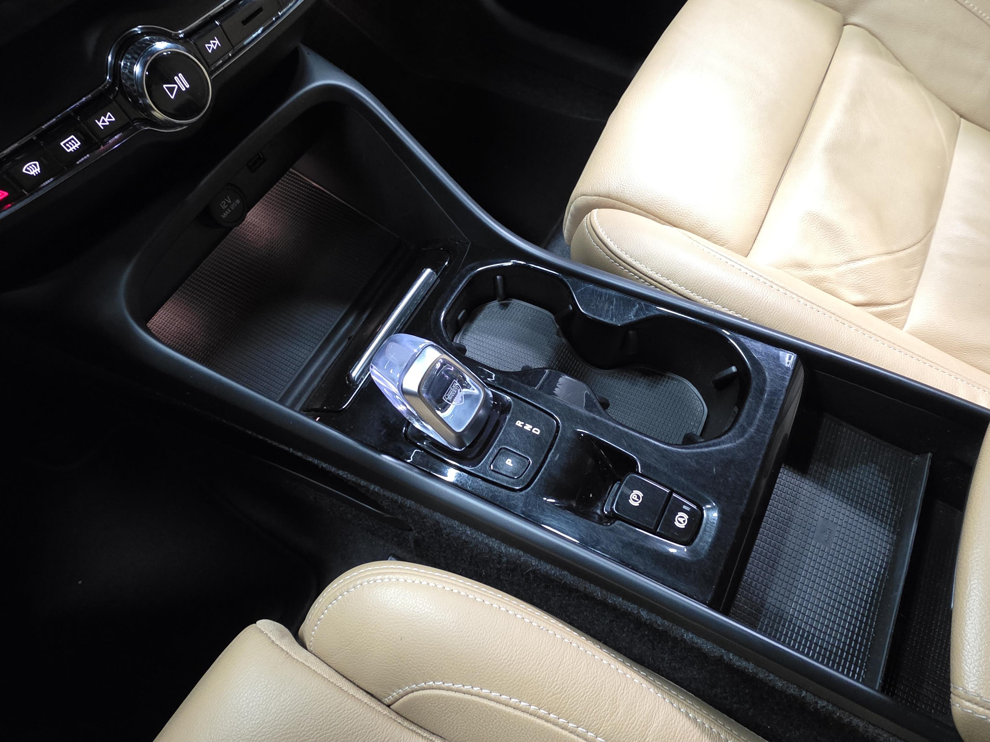 Volvo XC40 14