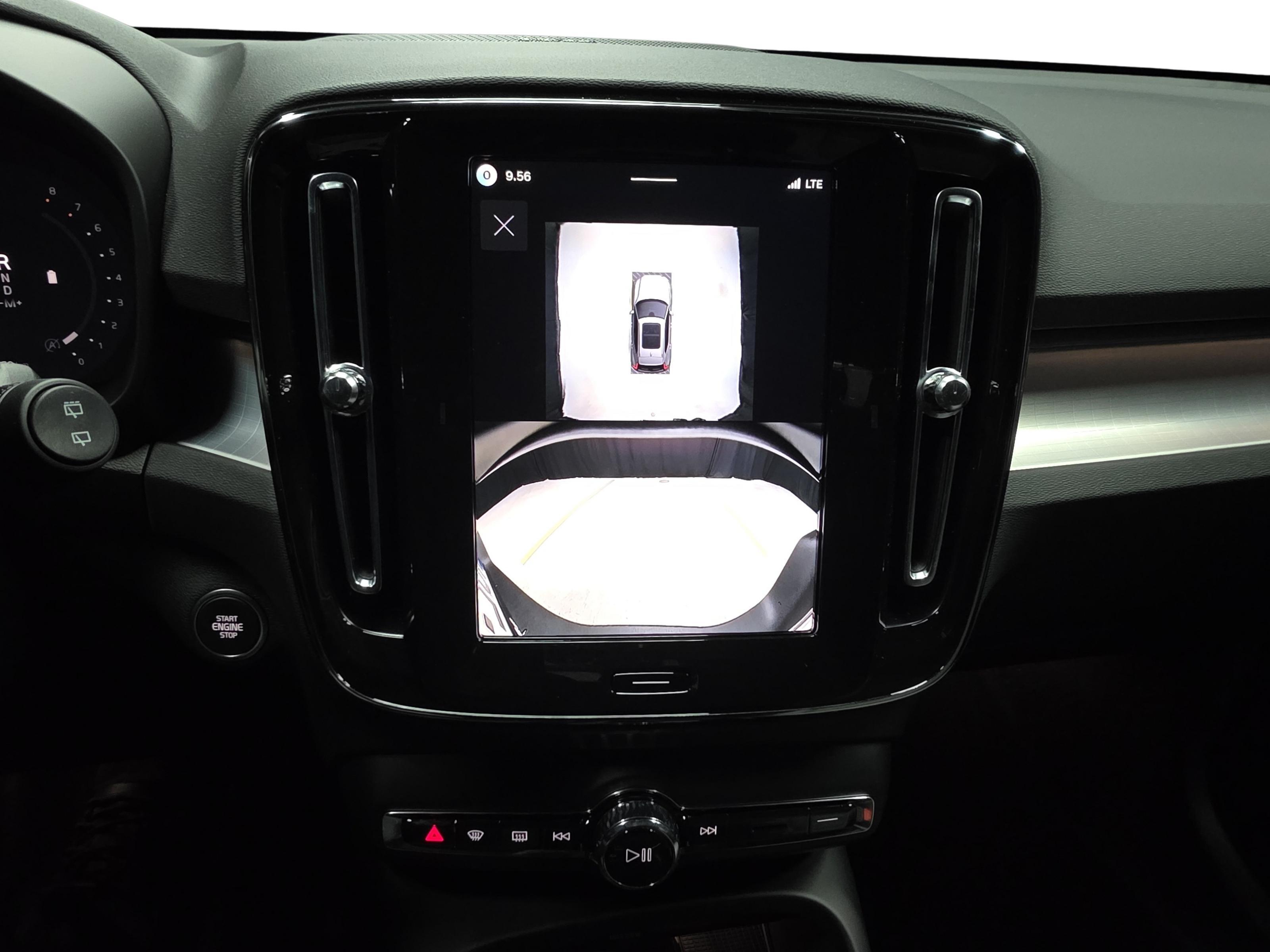 Volvo XC40 12