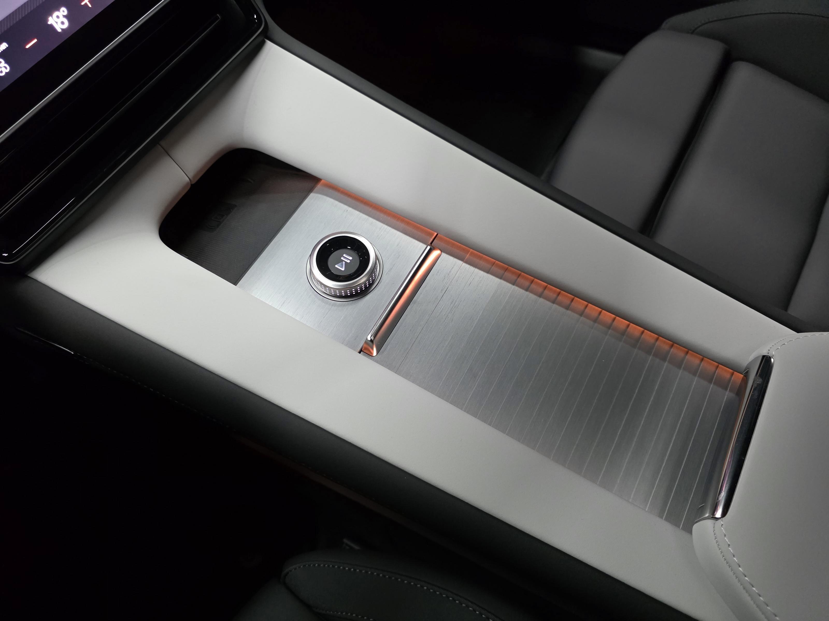 Polestar 4 14