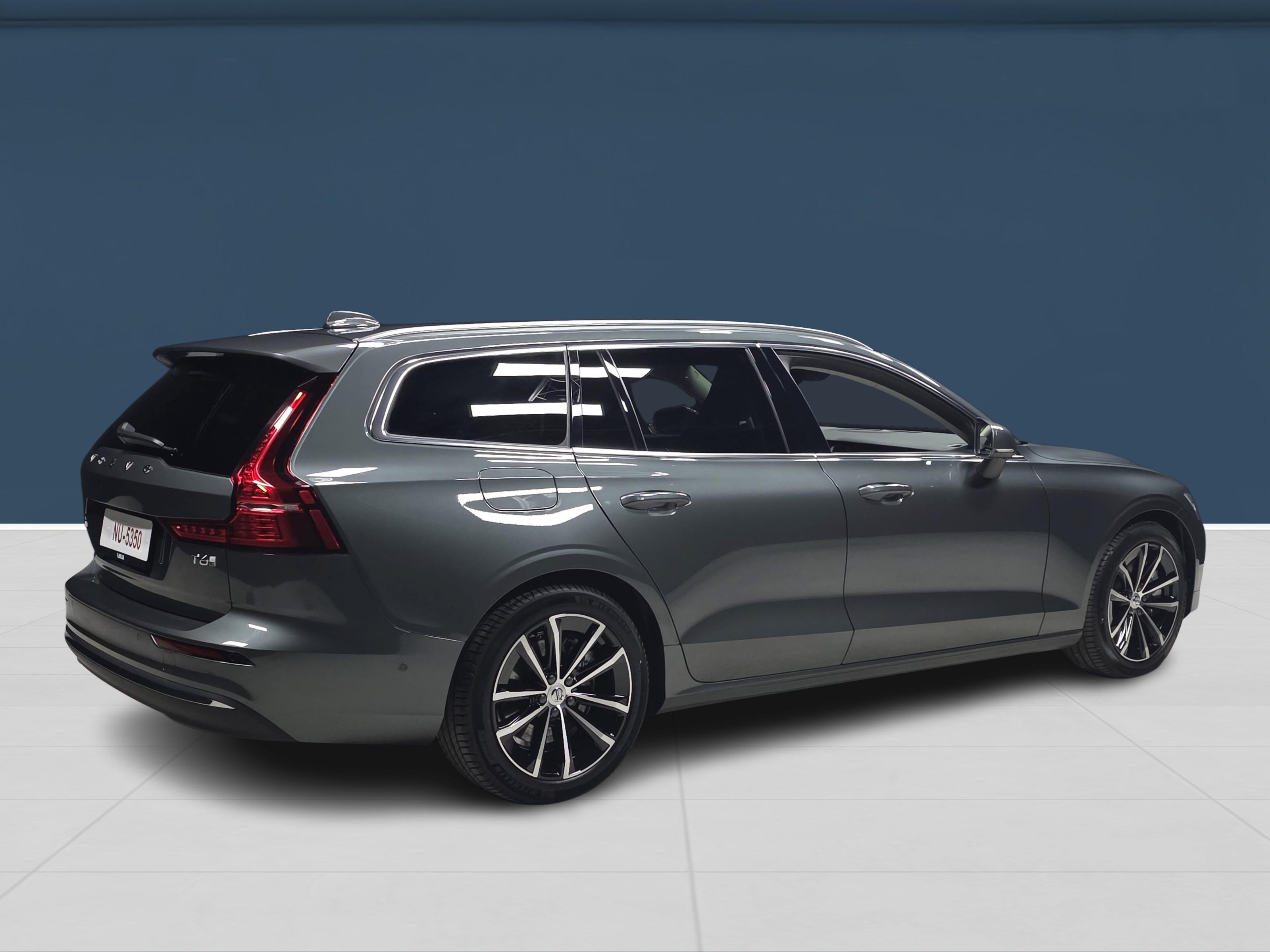 Volvo V60 4