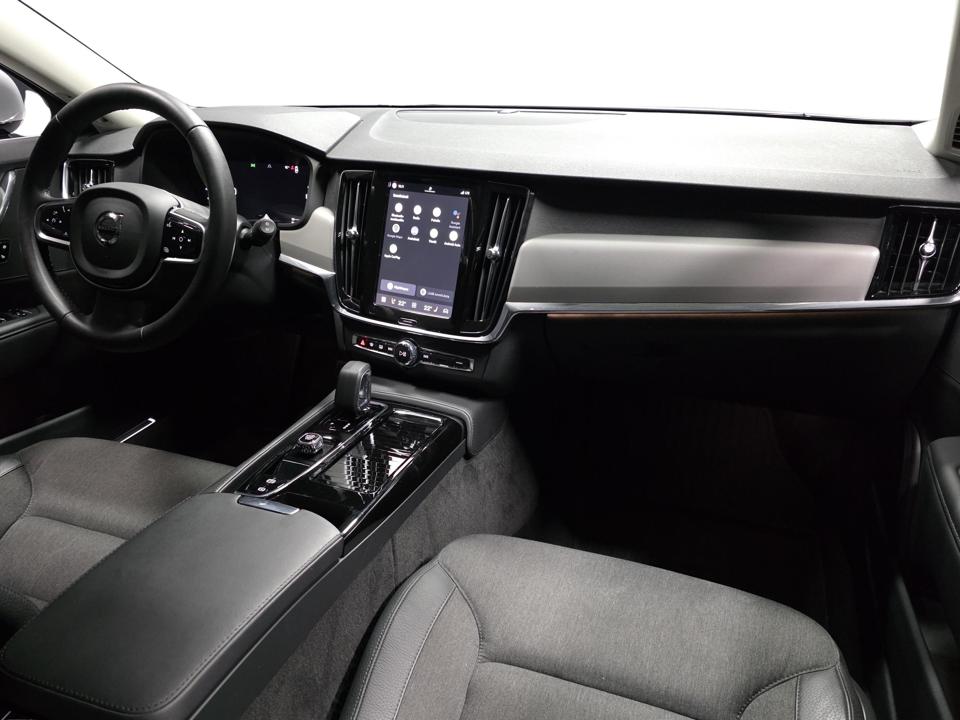 Volvo V90 16