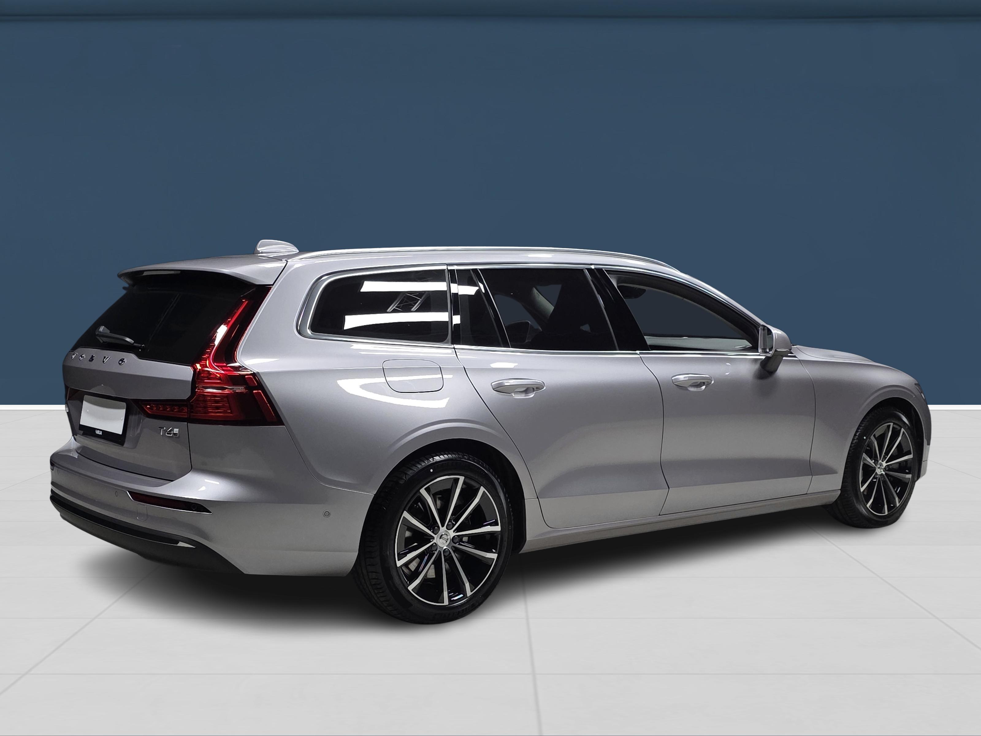Volvo V60 4