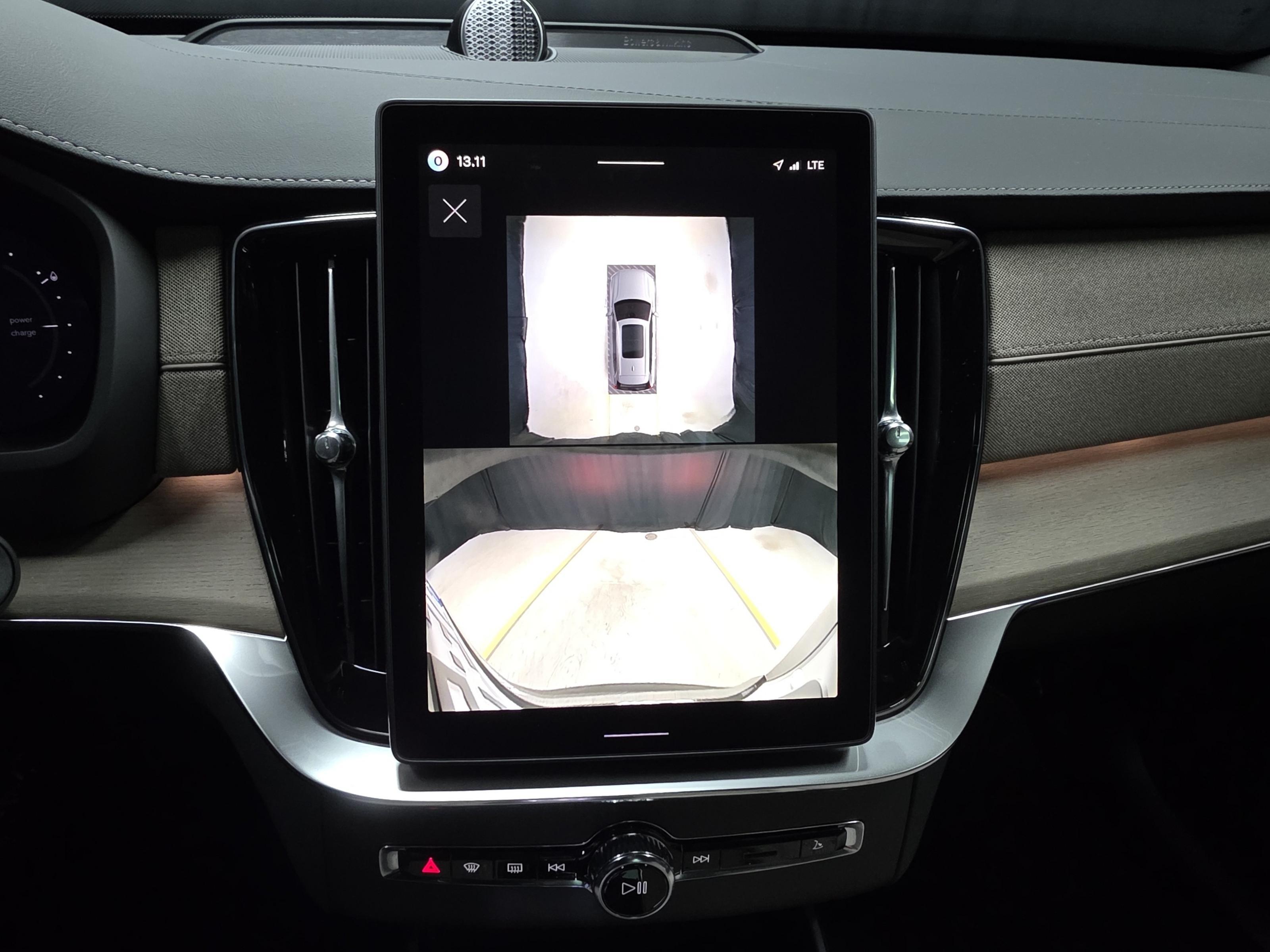 Volvo XC90 13