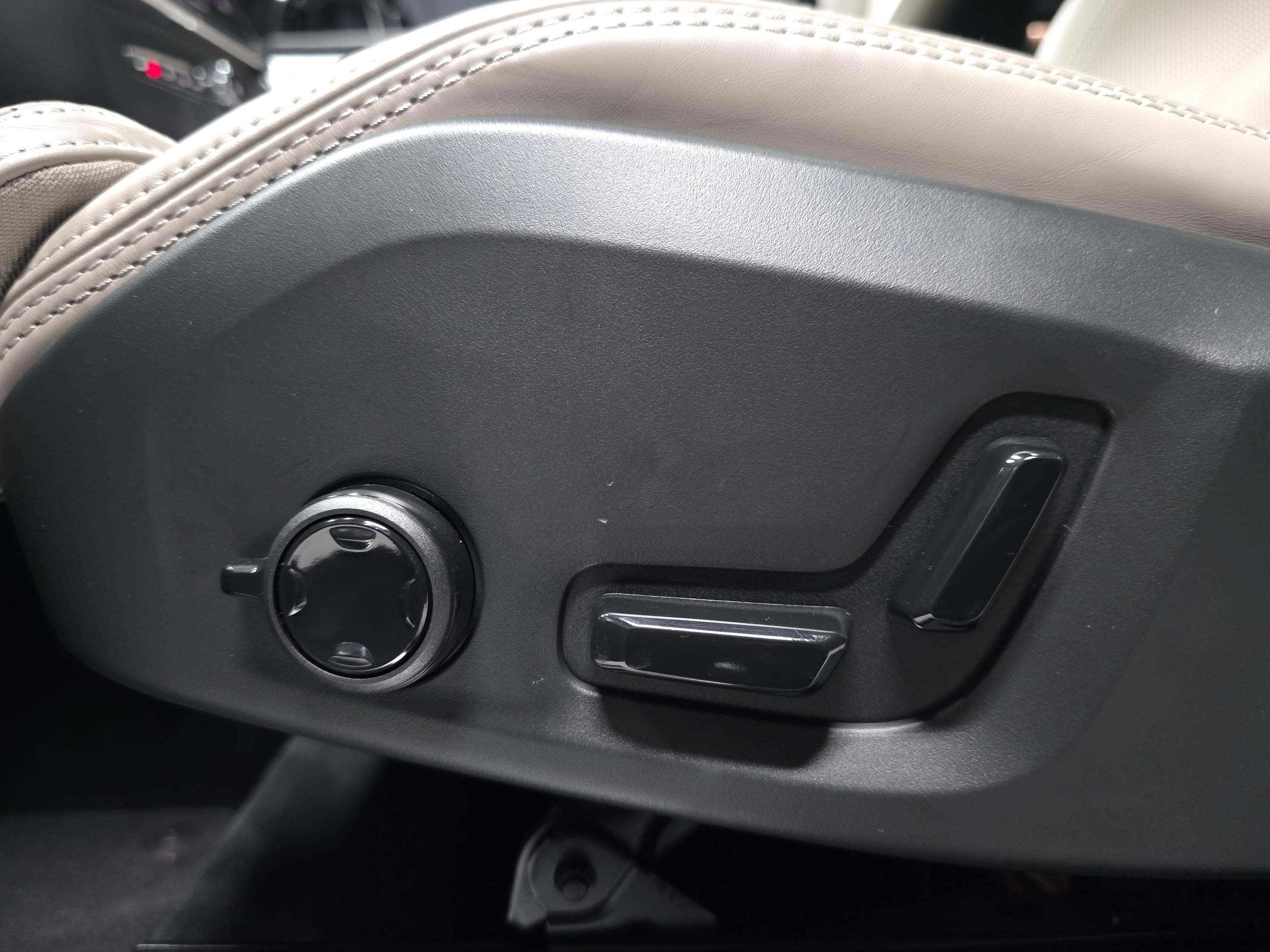 Volvo XC90 16