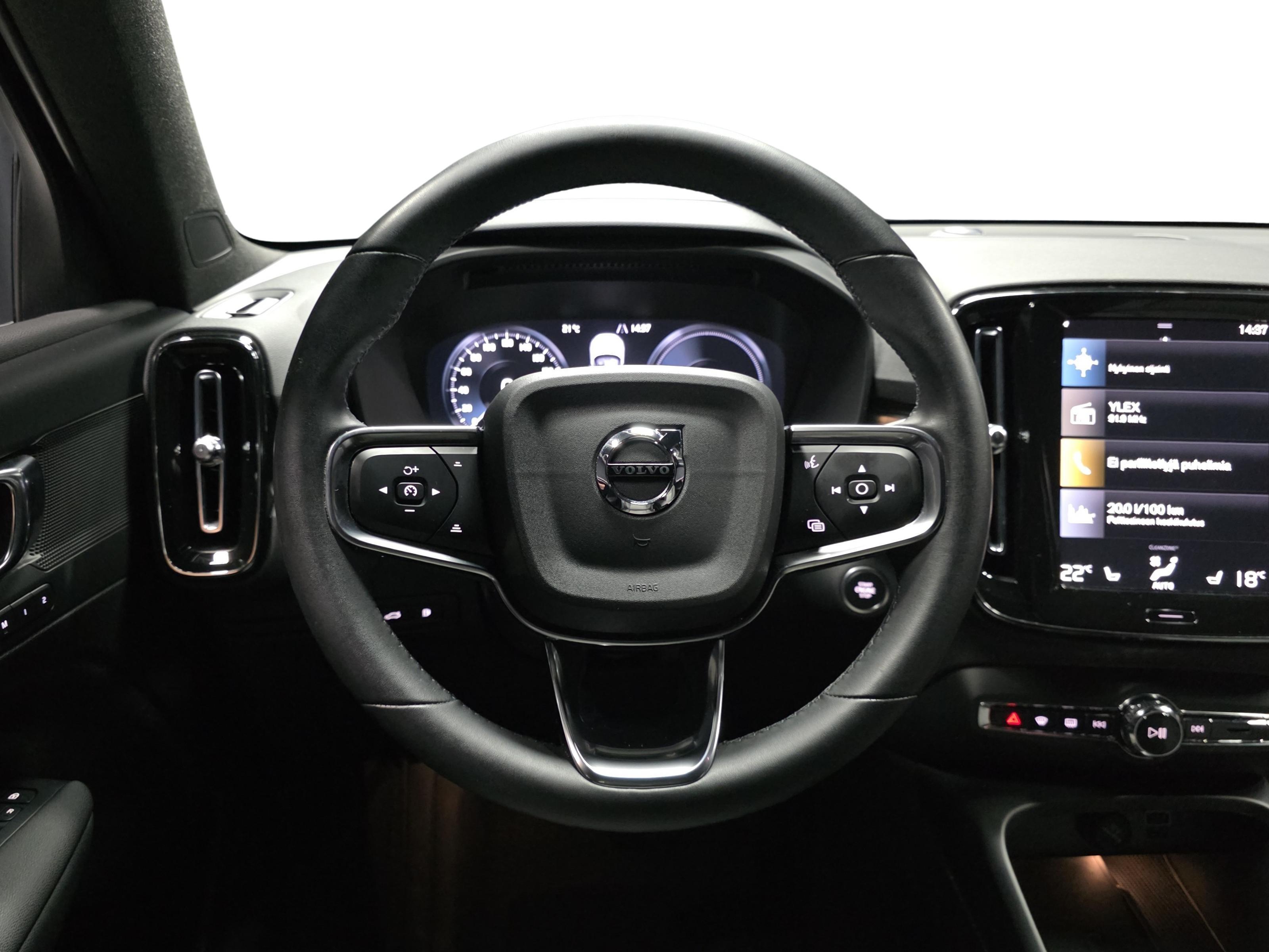 Volvo XC40 10