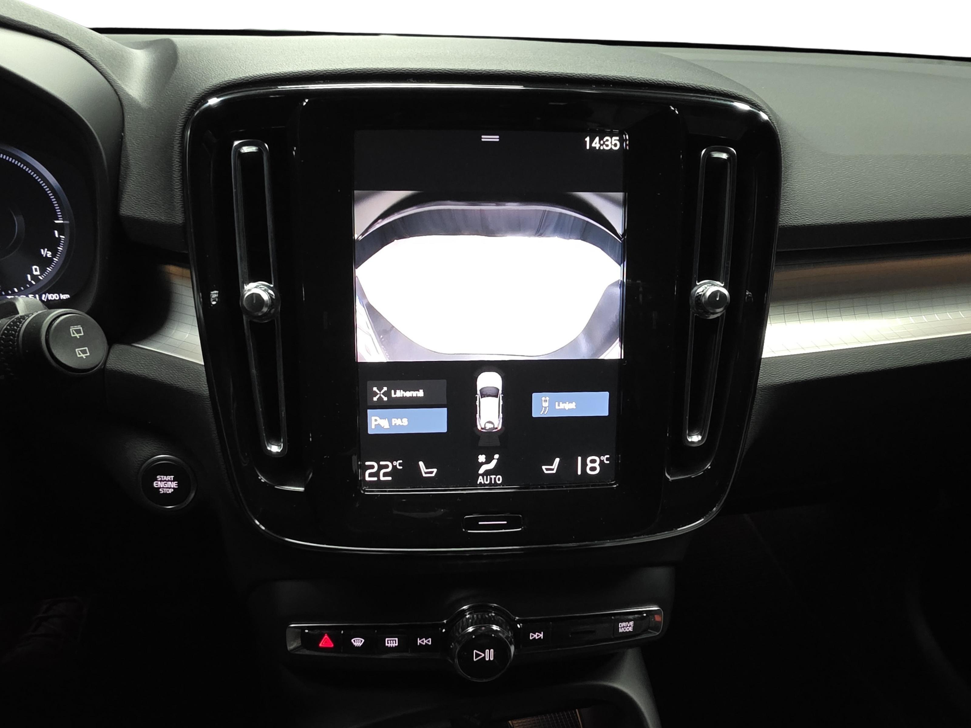 Volvo XC40 14