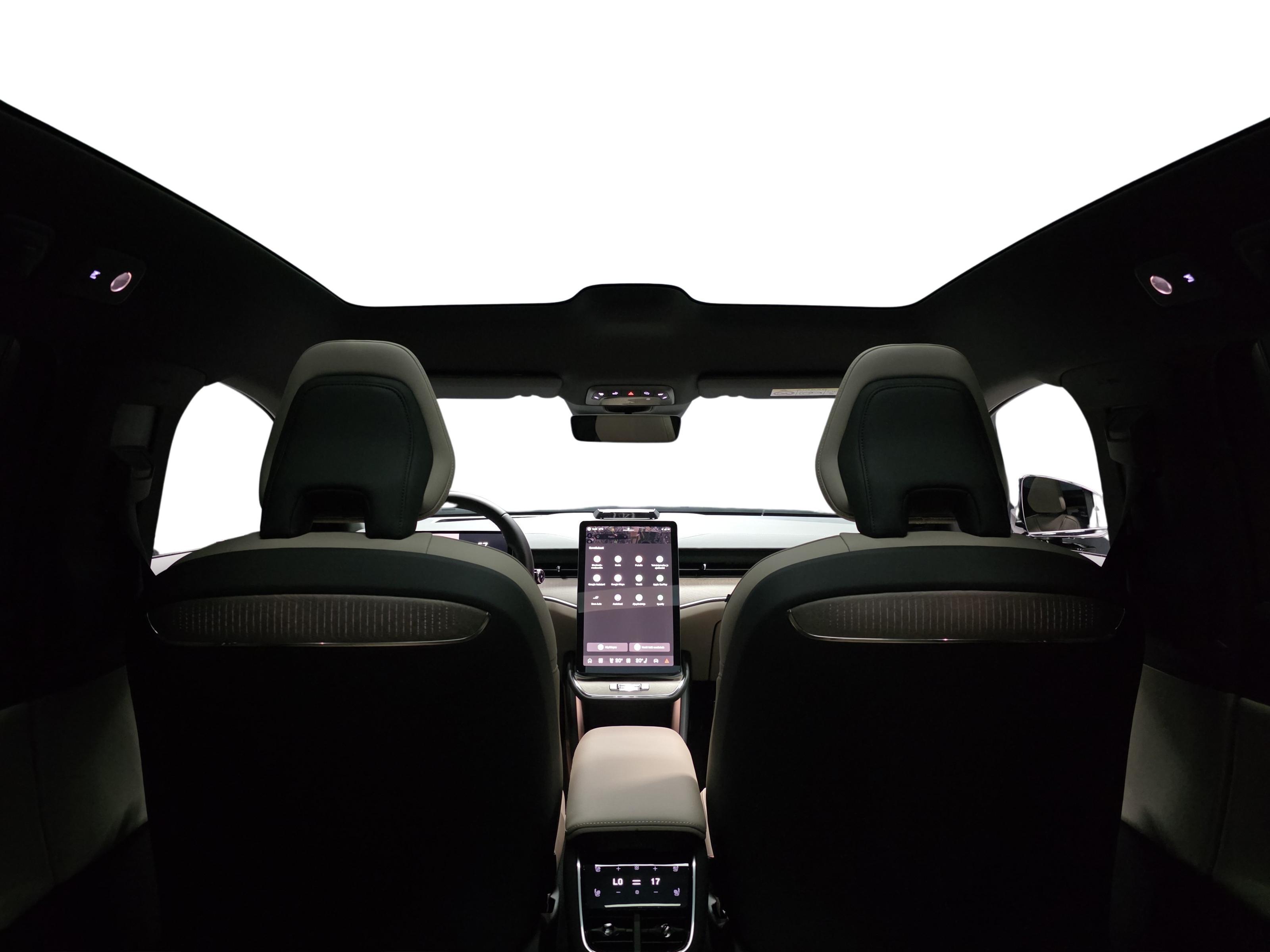 Volvo ES90 16