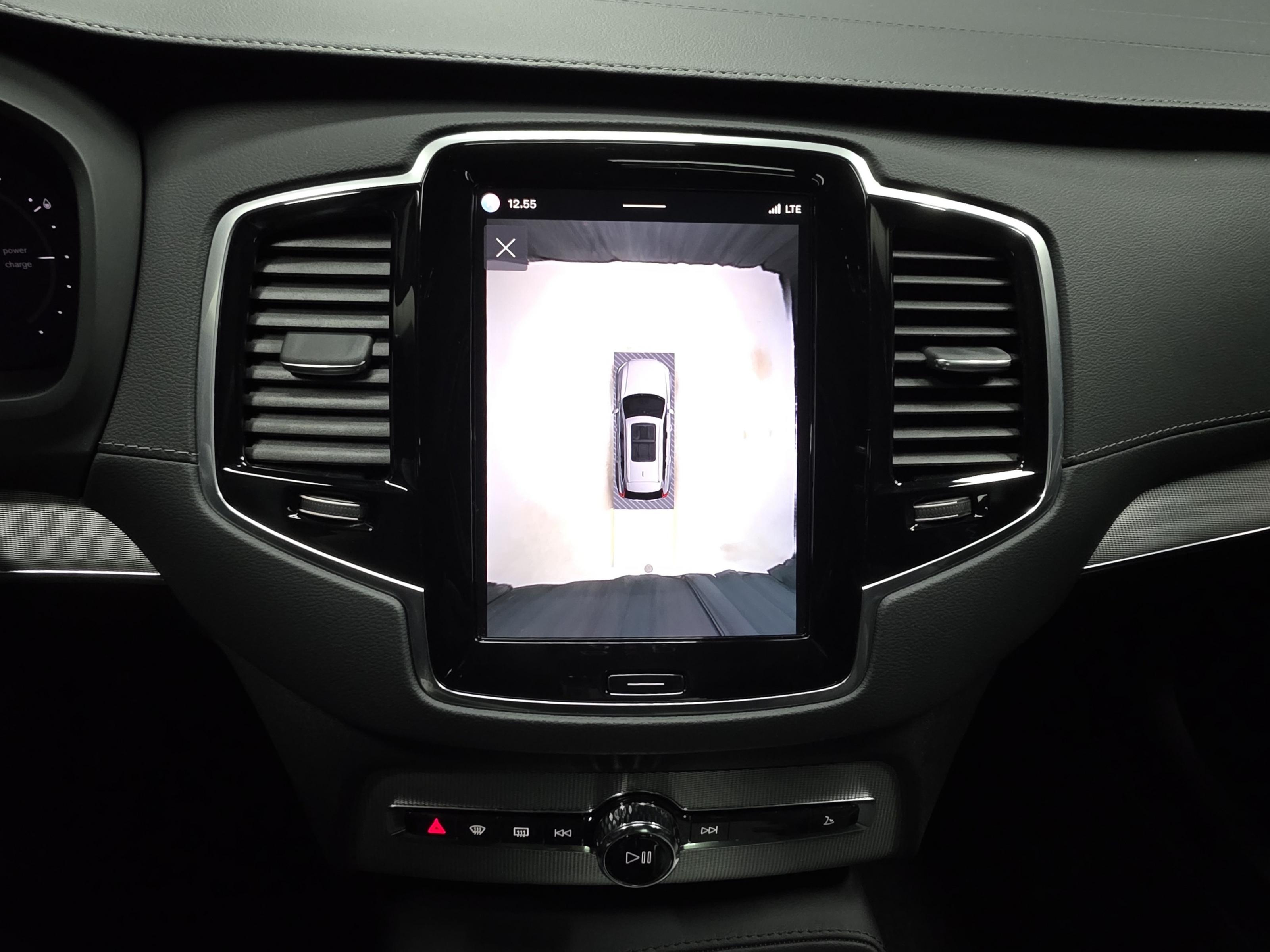 Volvo XC90 13