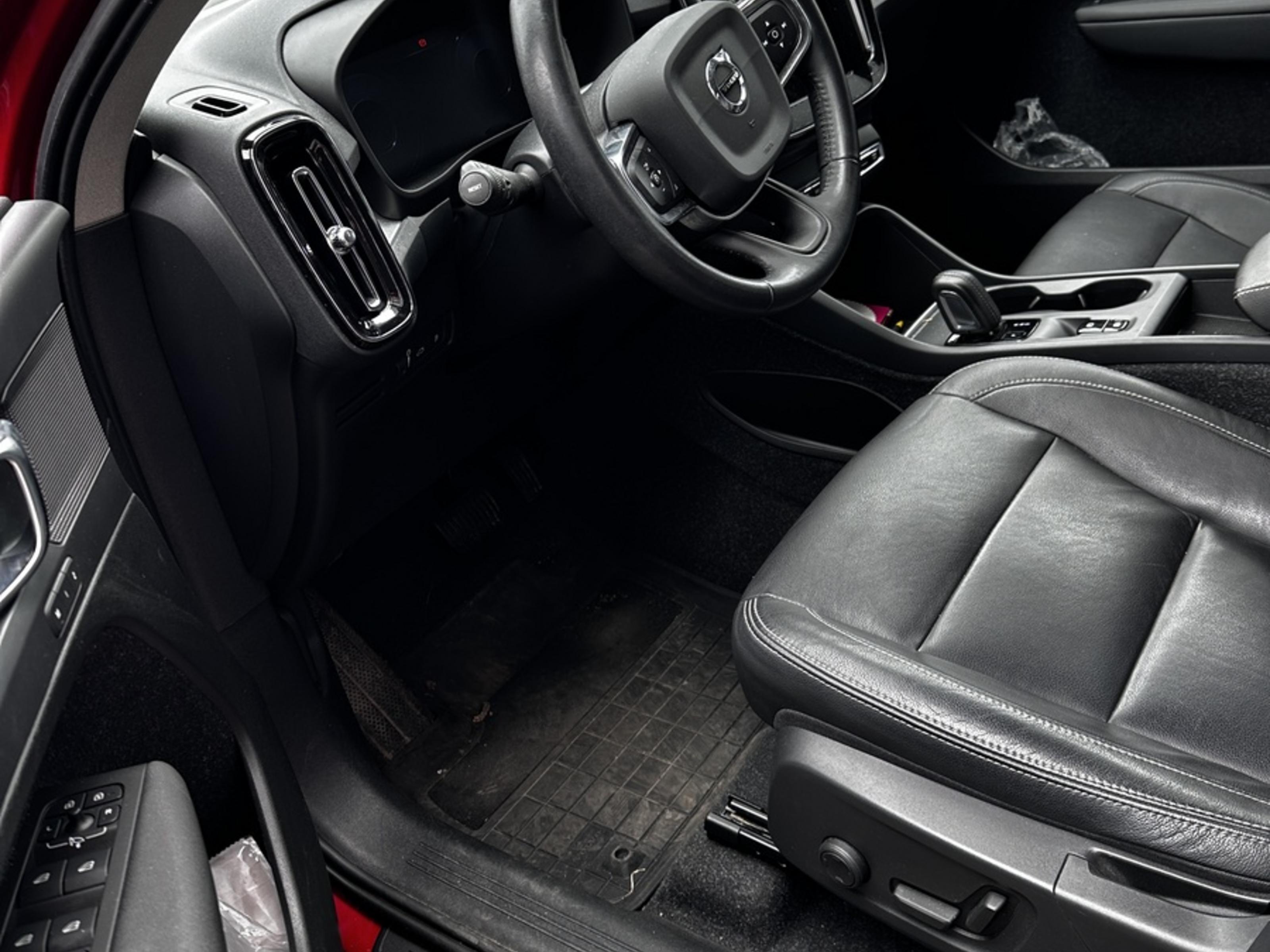 Volvo XC40 4