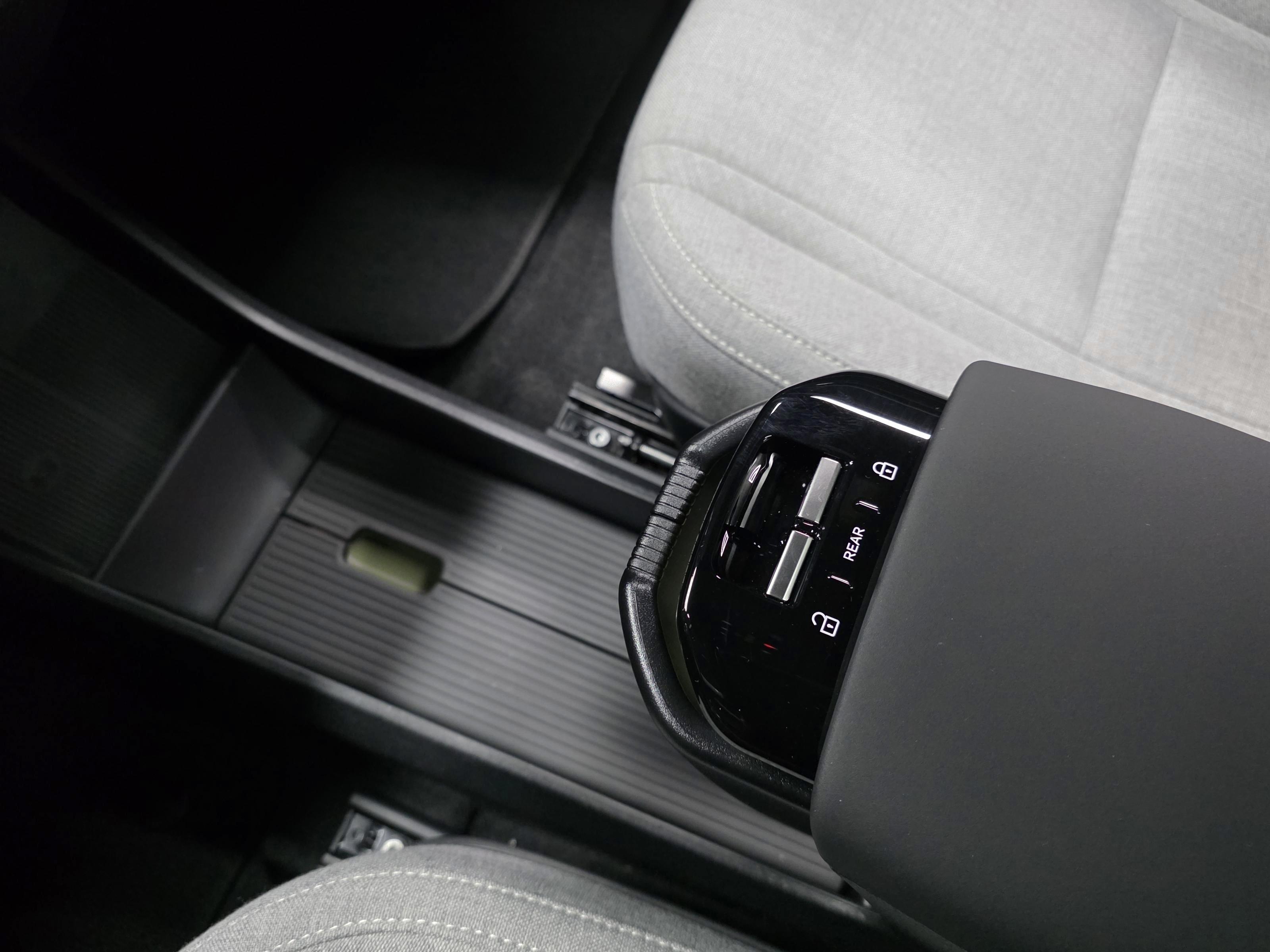 Volvo EX30 13
