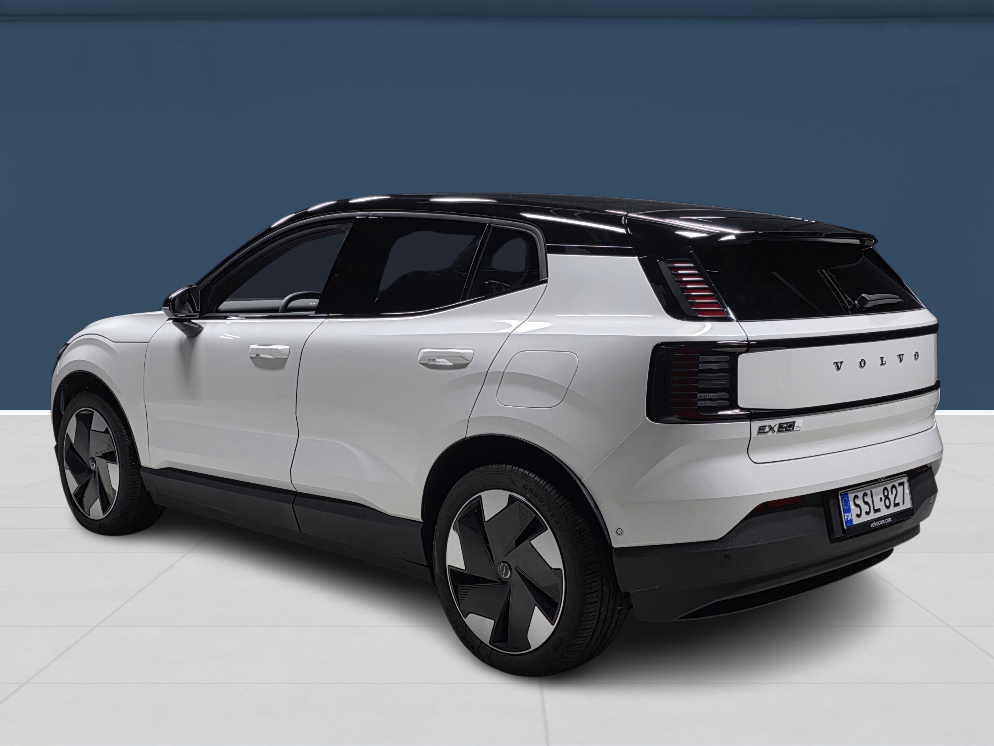 Volvo EX30 6