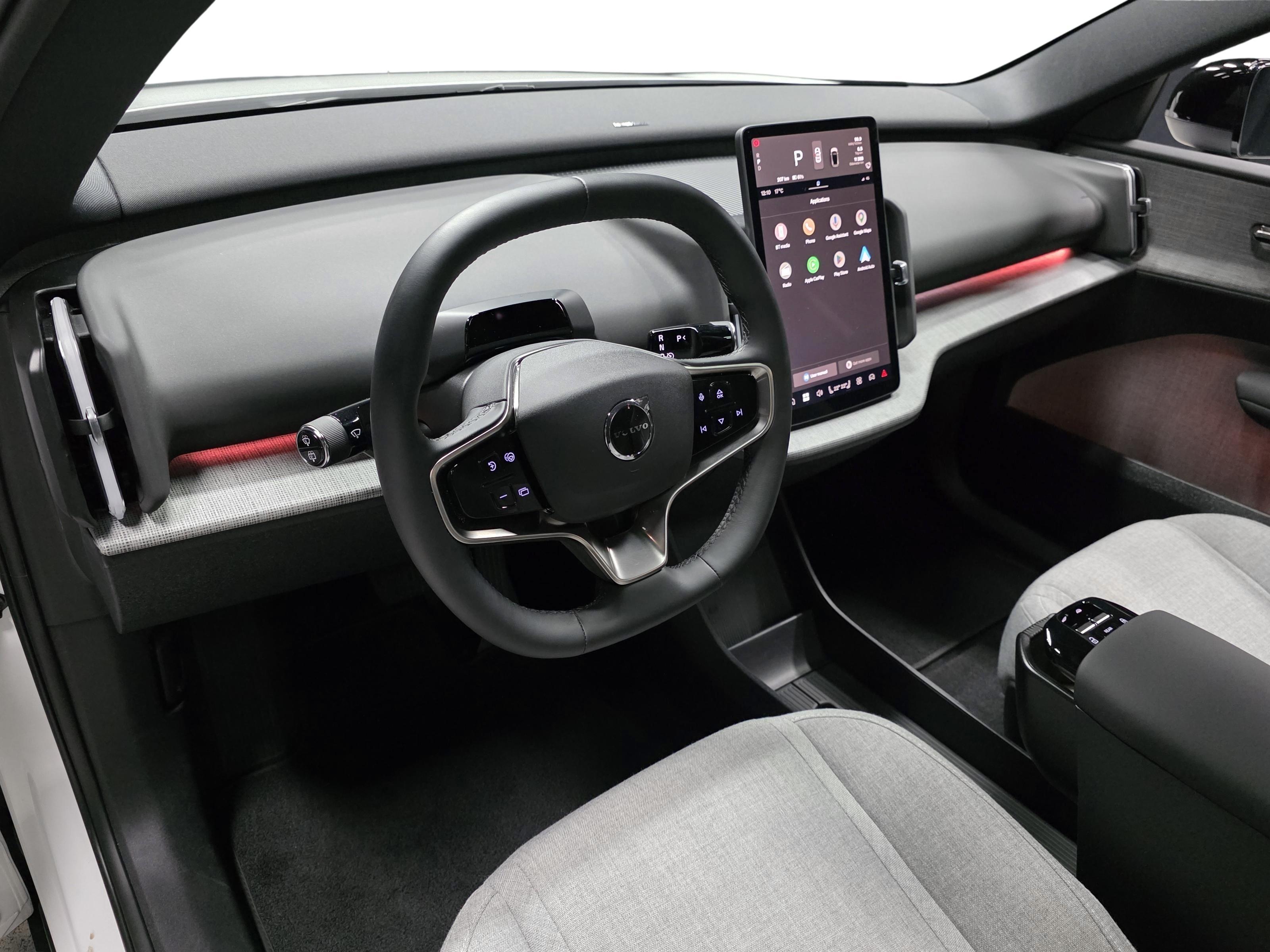 Volvo EX30 8