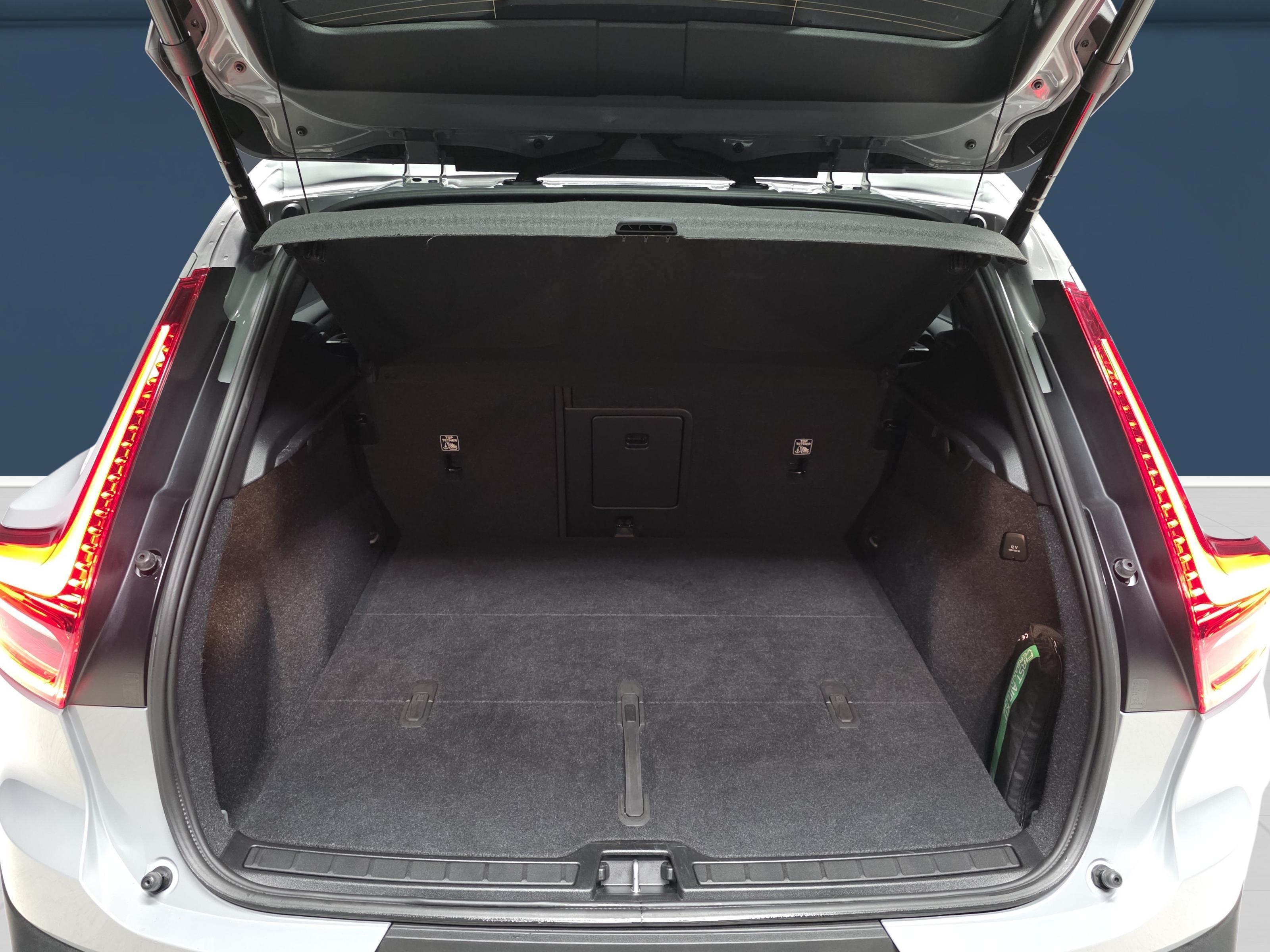 Volvo XC40 11