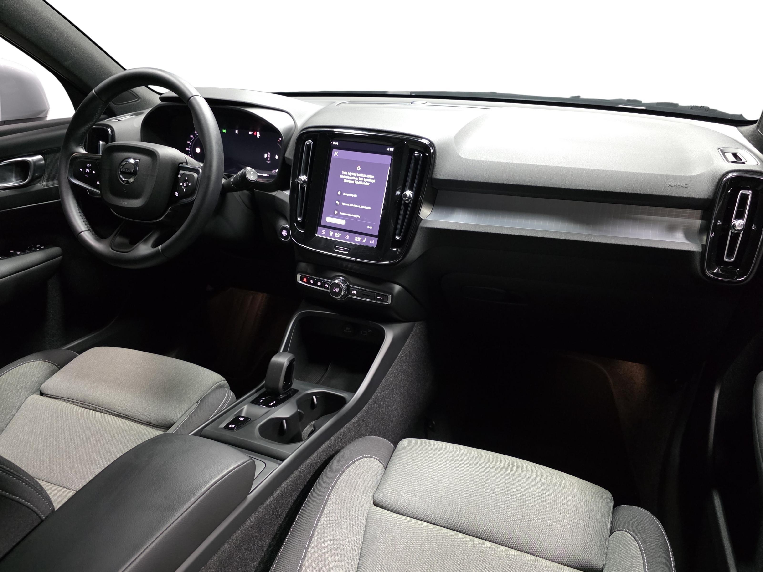 Volvo XC40 16