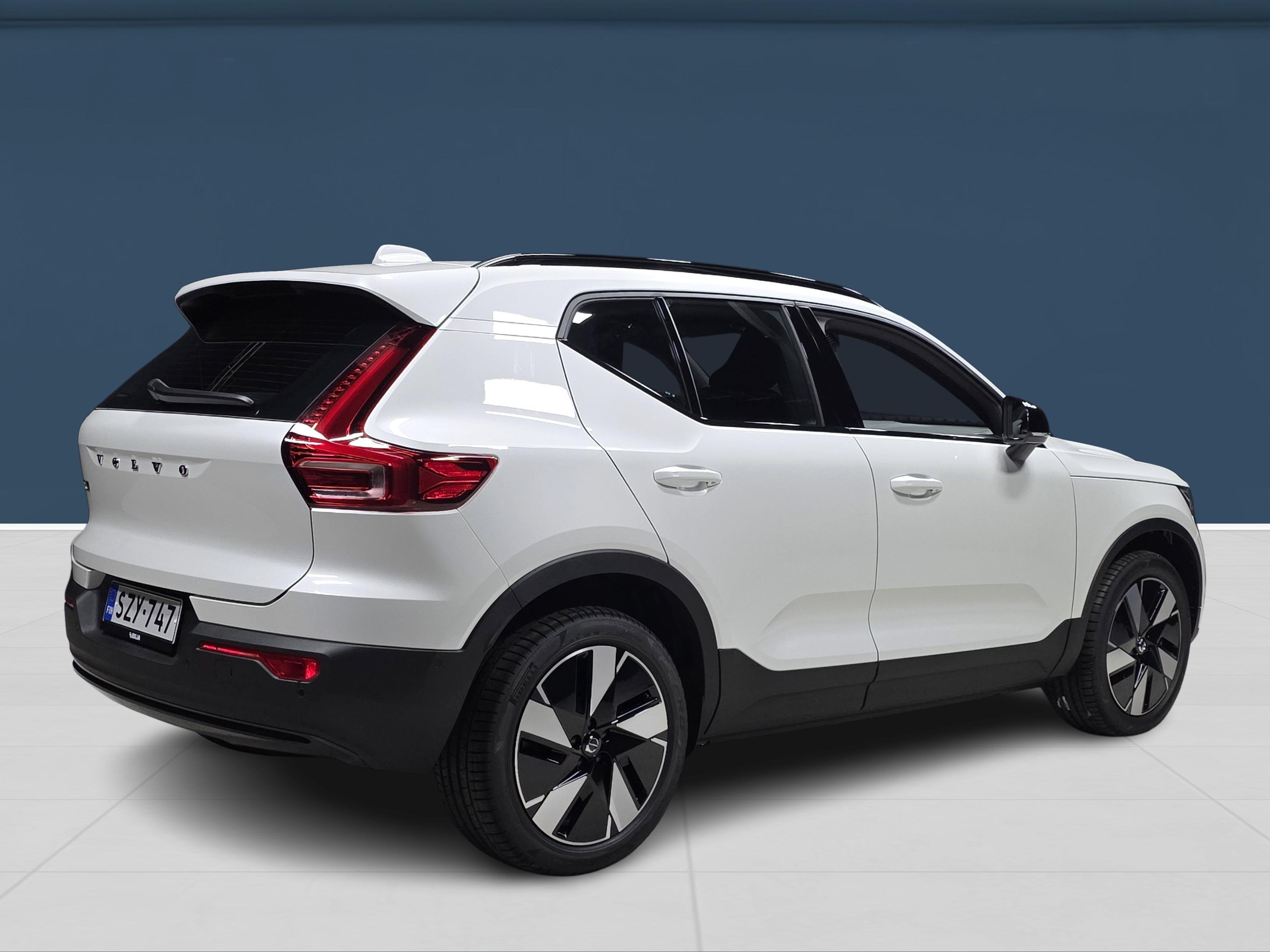 Volvo EX40 4