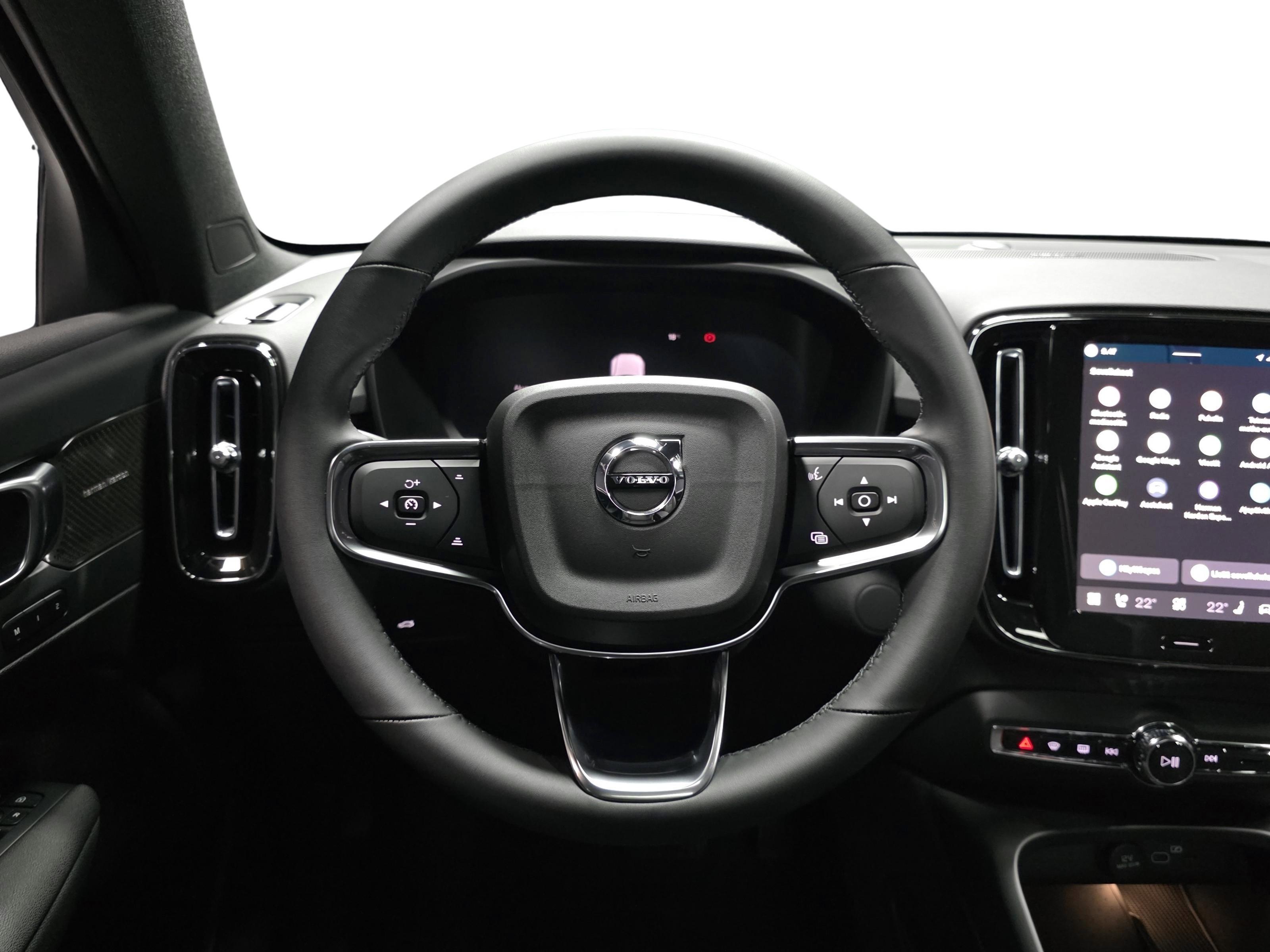 Volvo EX40 10