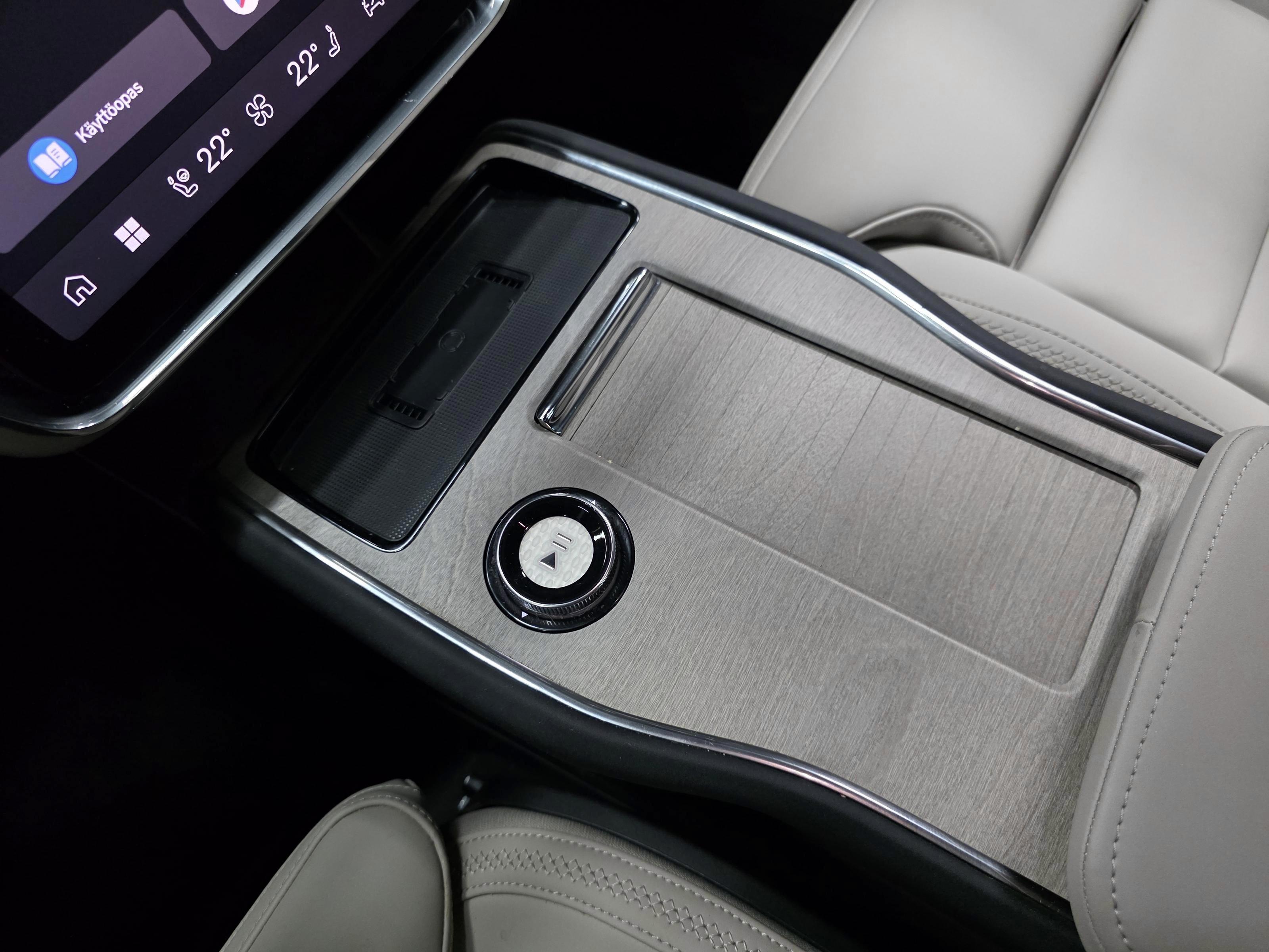 Volvo EX90 14