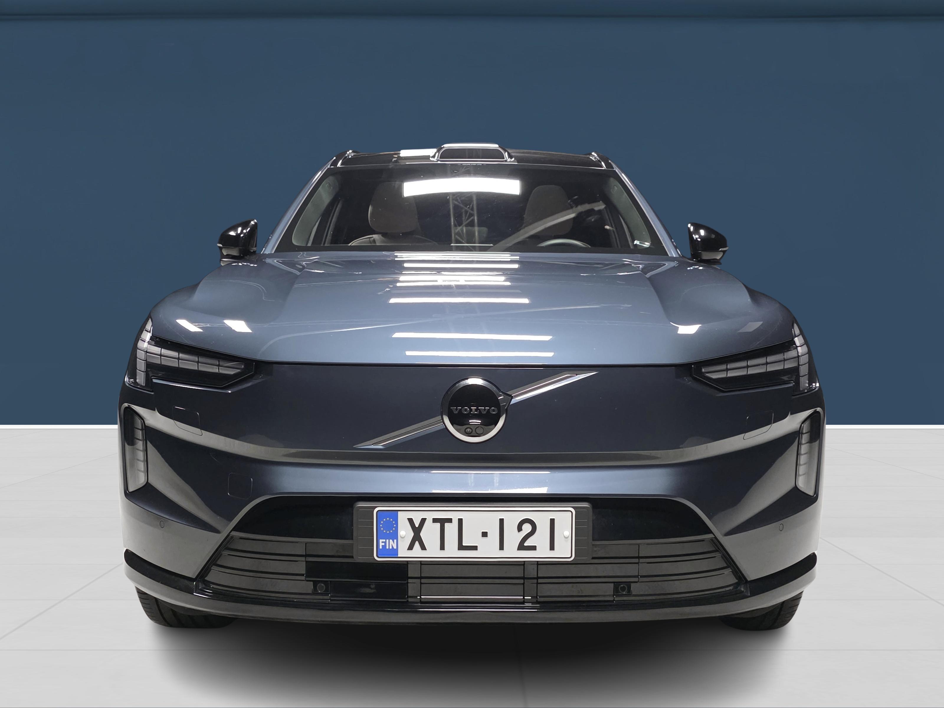 Volvo EX90 2