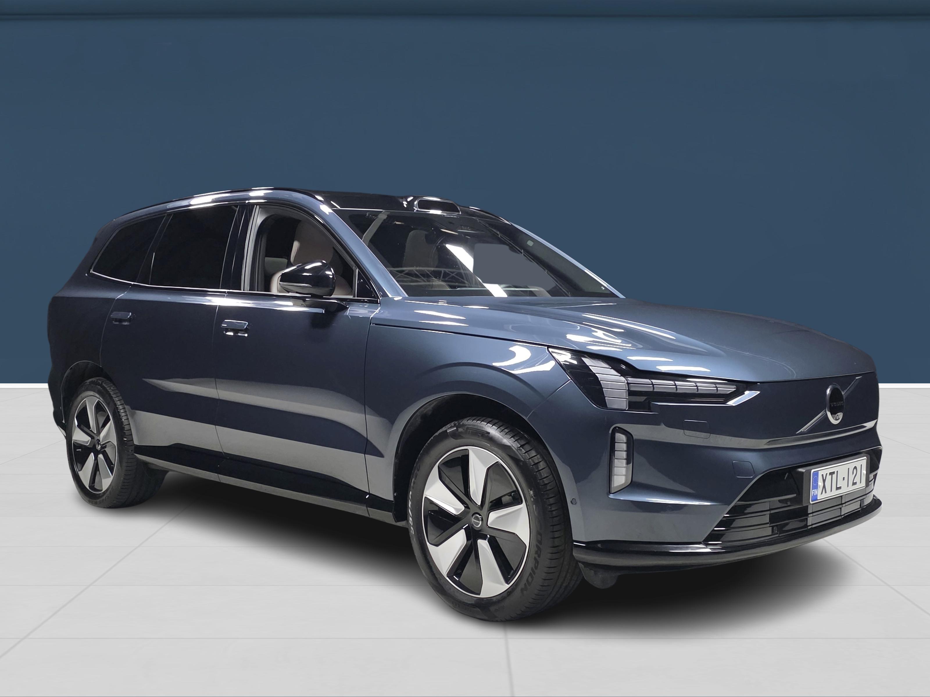 Volvo EX90 3