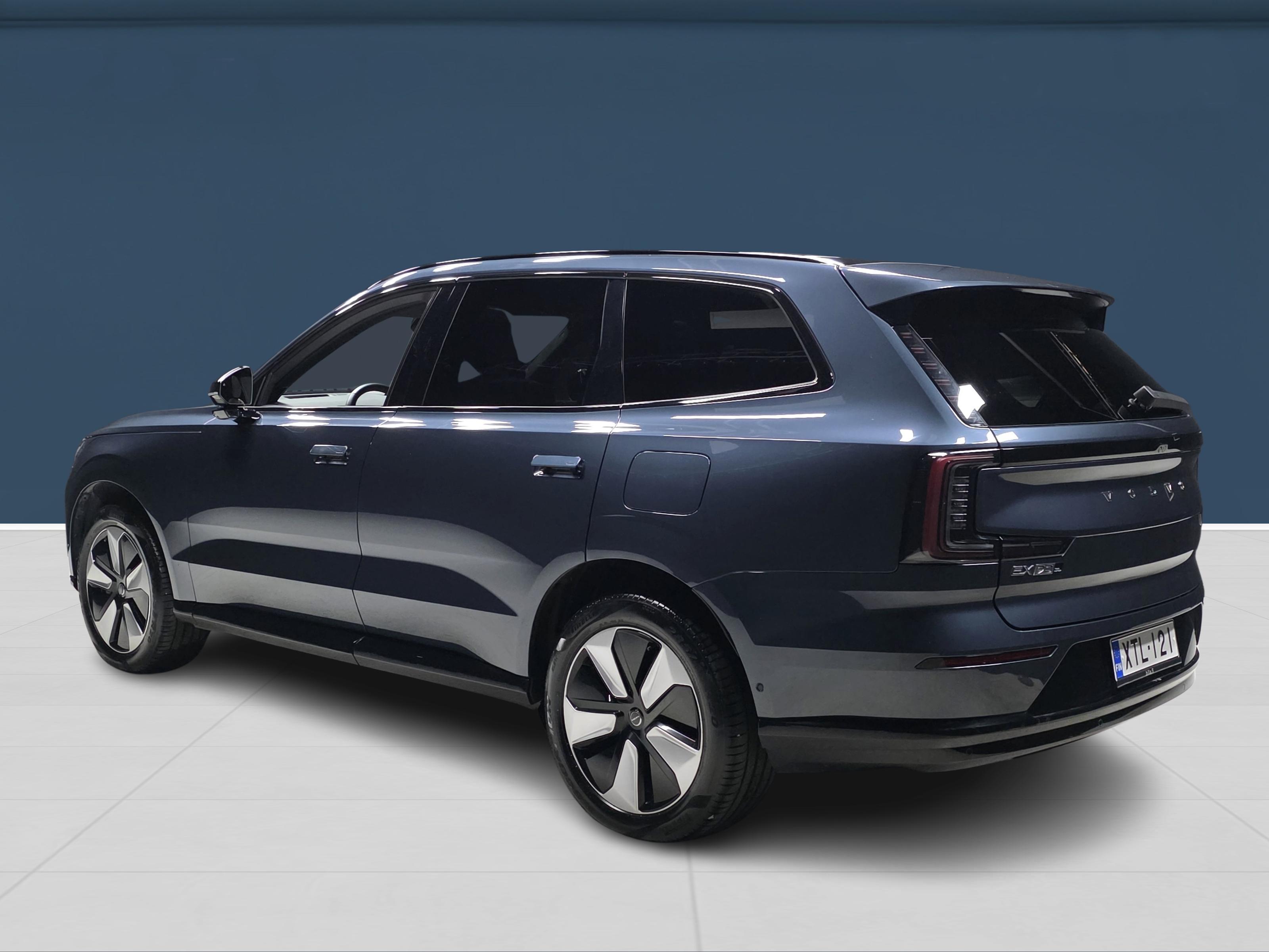 Volvo EX90 6