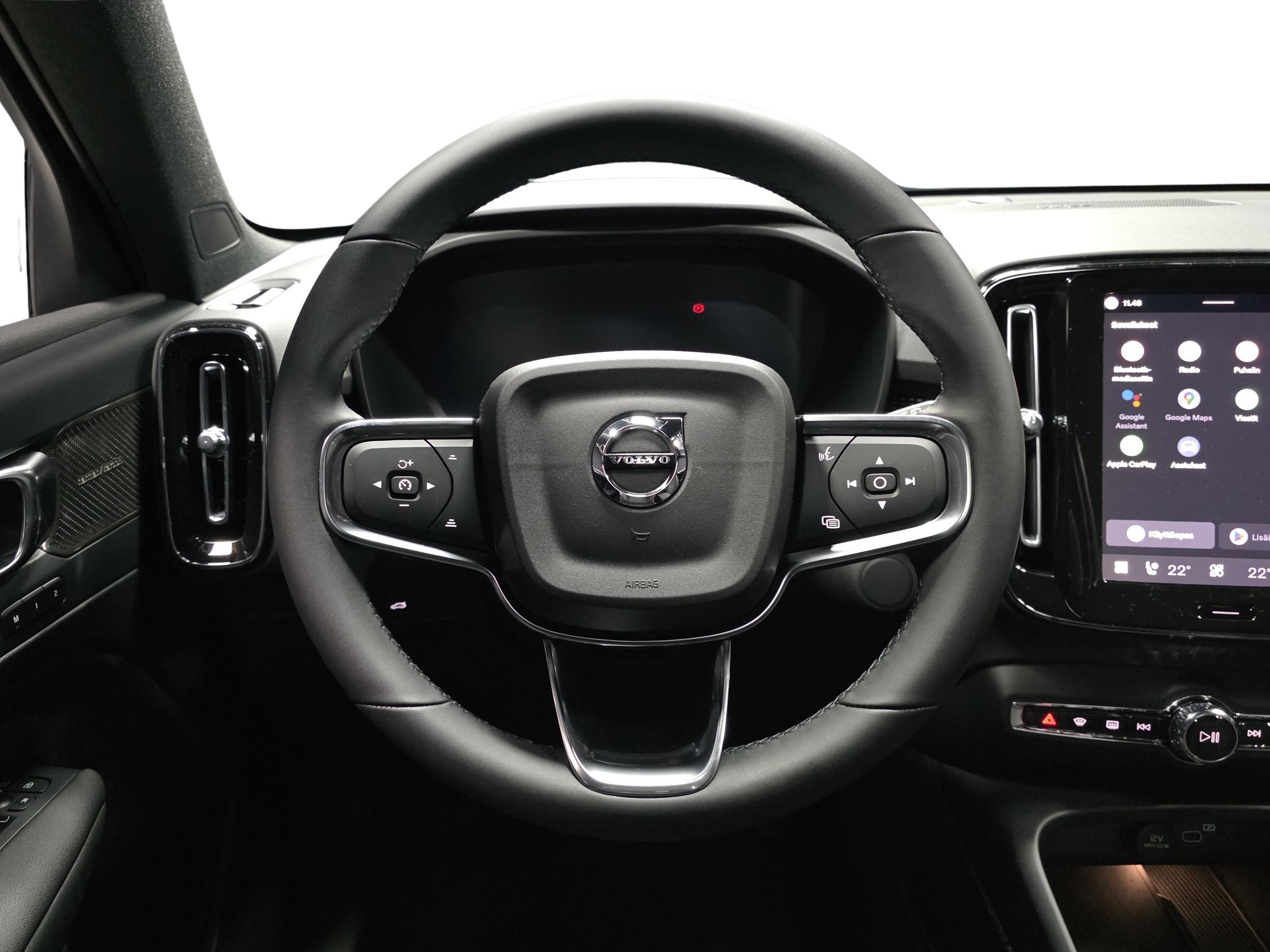 Volvo EX40 10