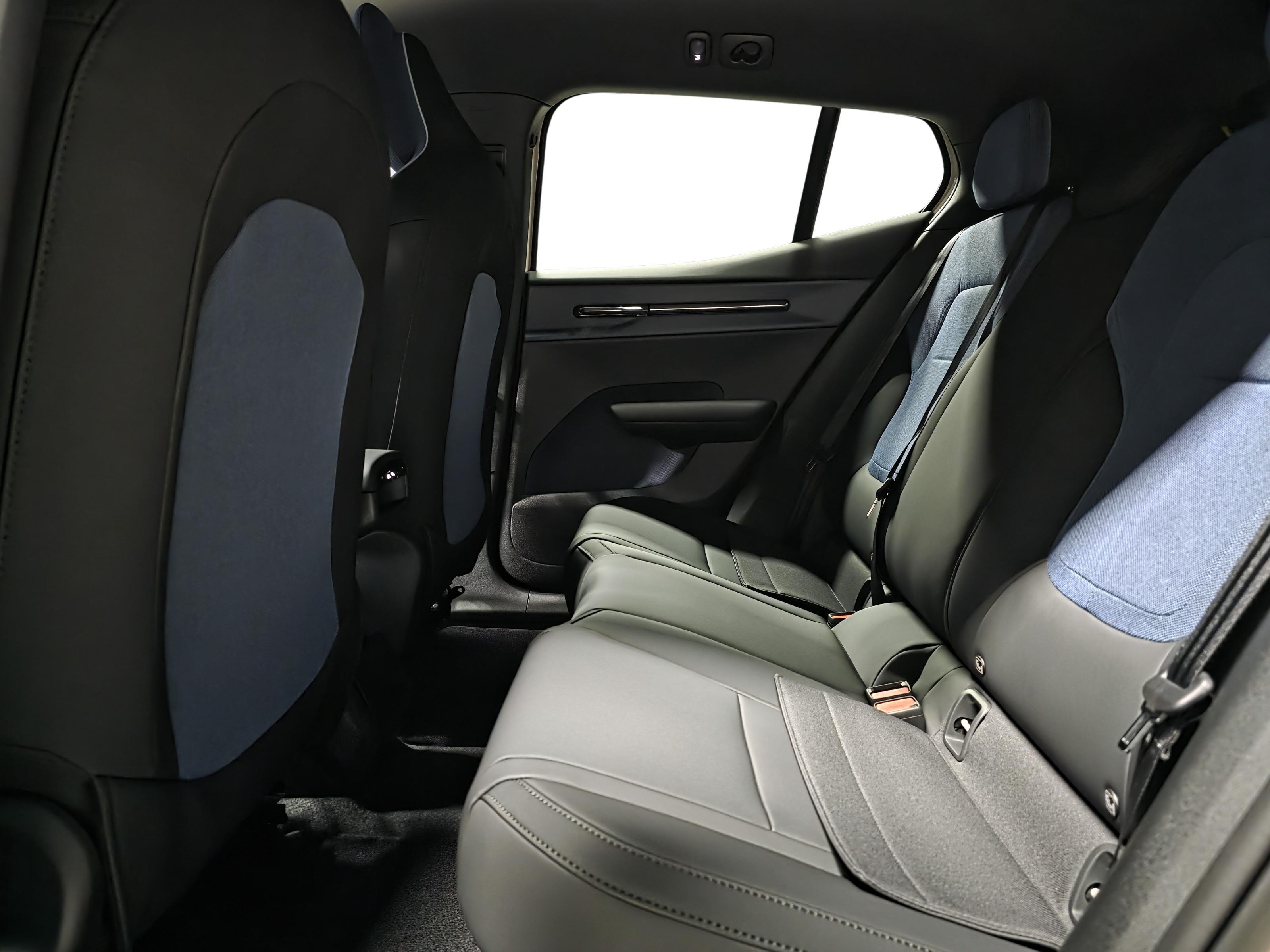 Volvo EX30 9