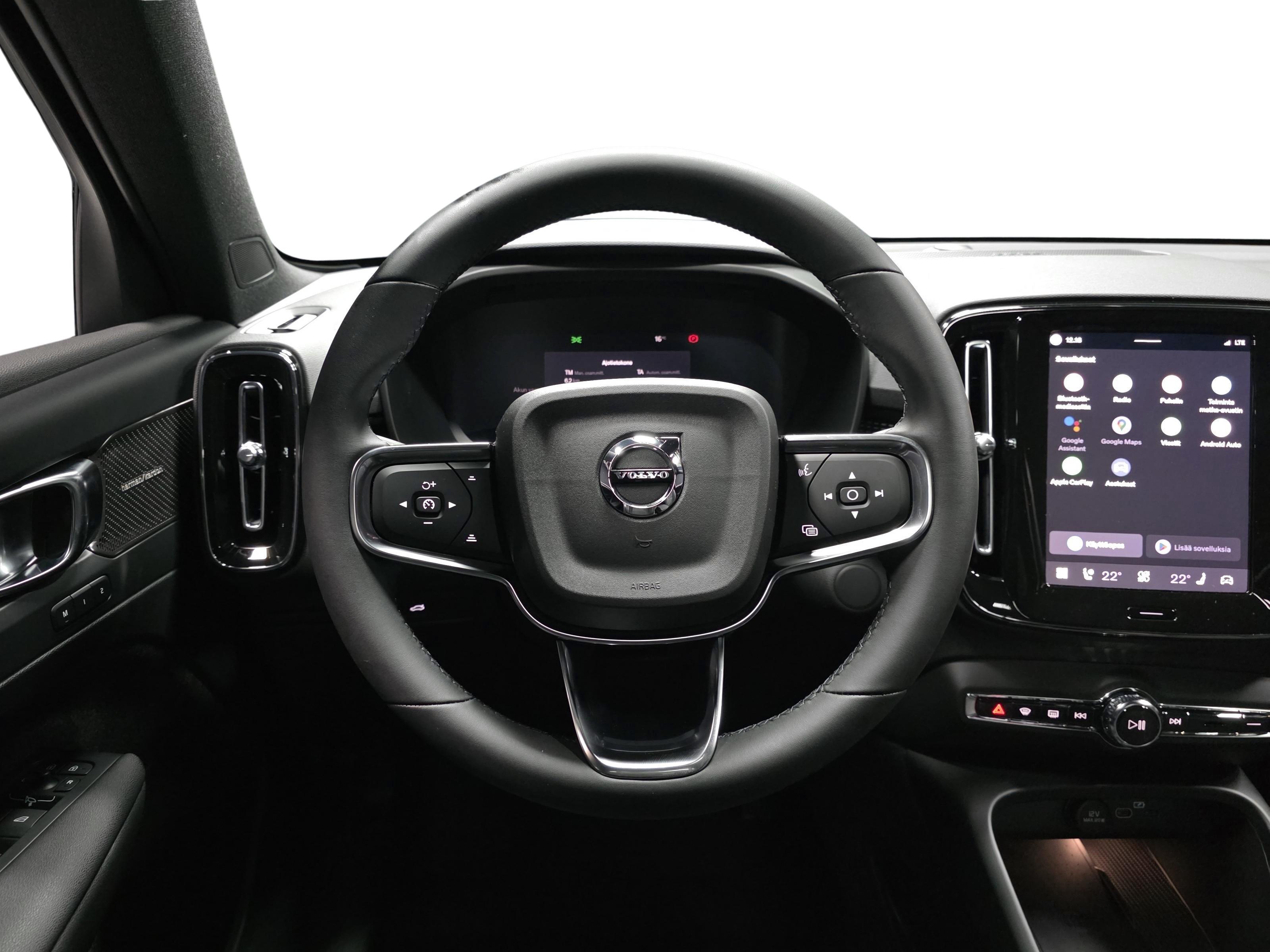 Volvo EX40 10