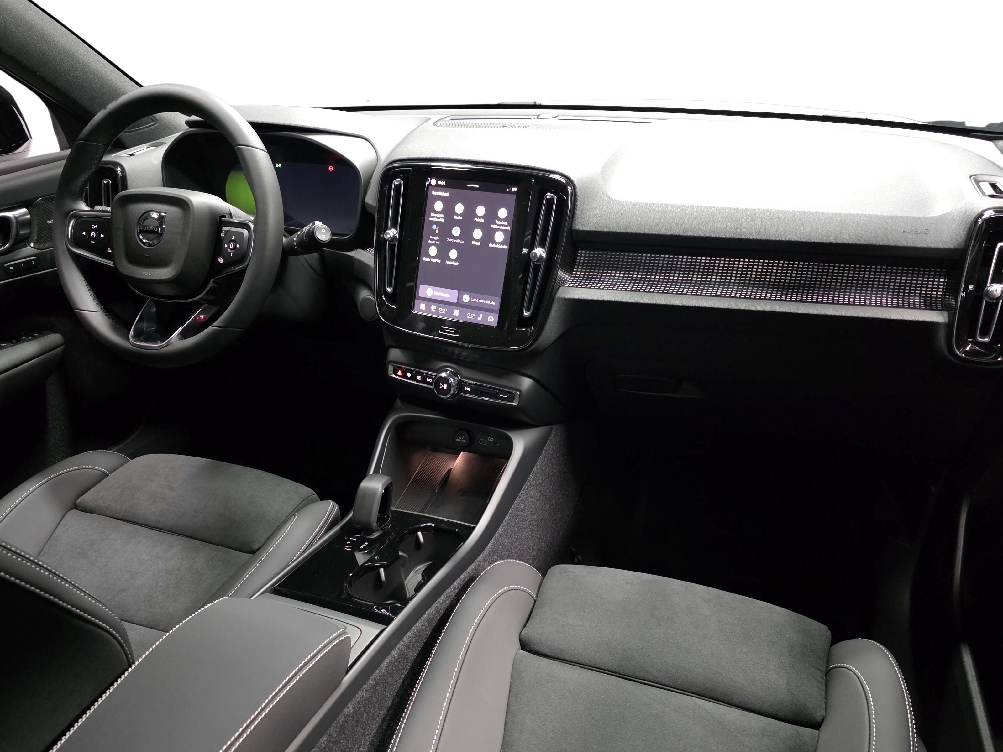 Volvo EX40 17