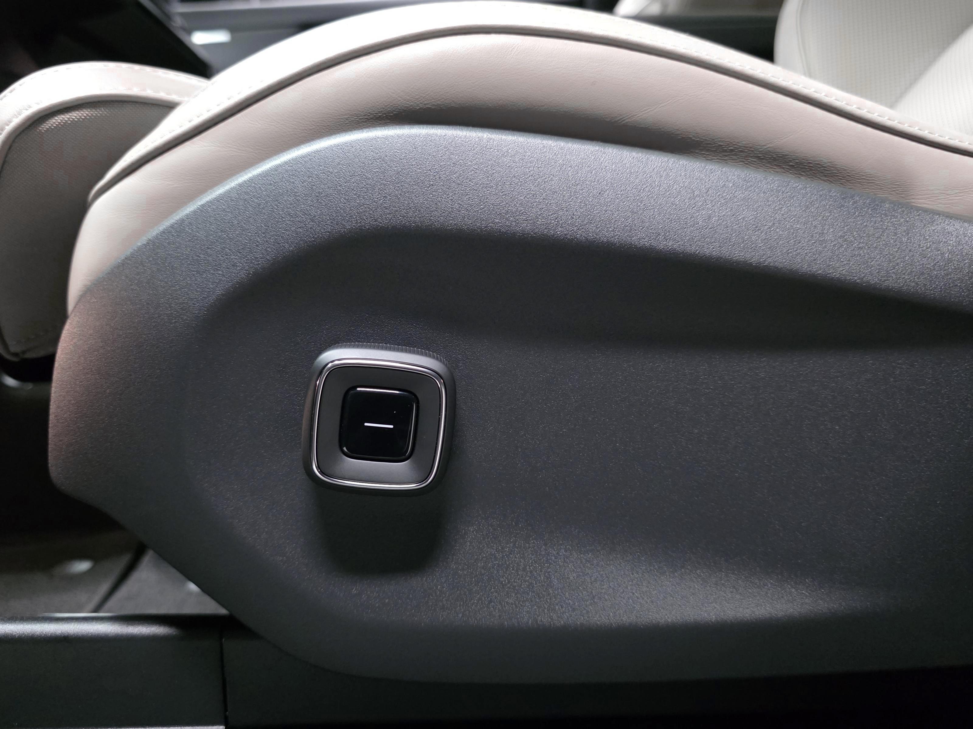 Volvo EX60 15