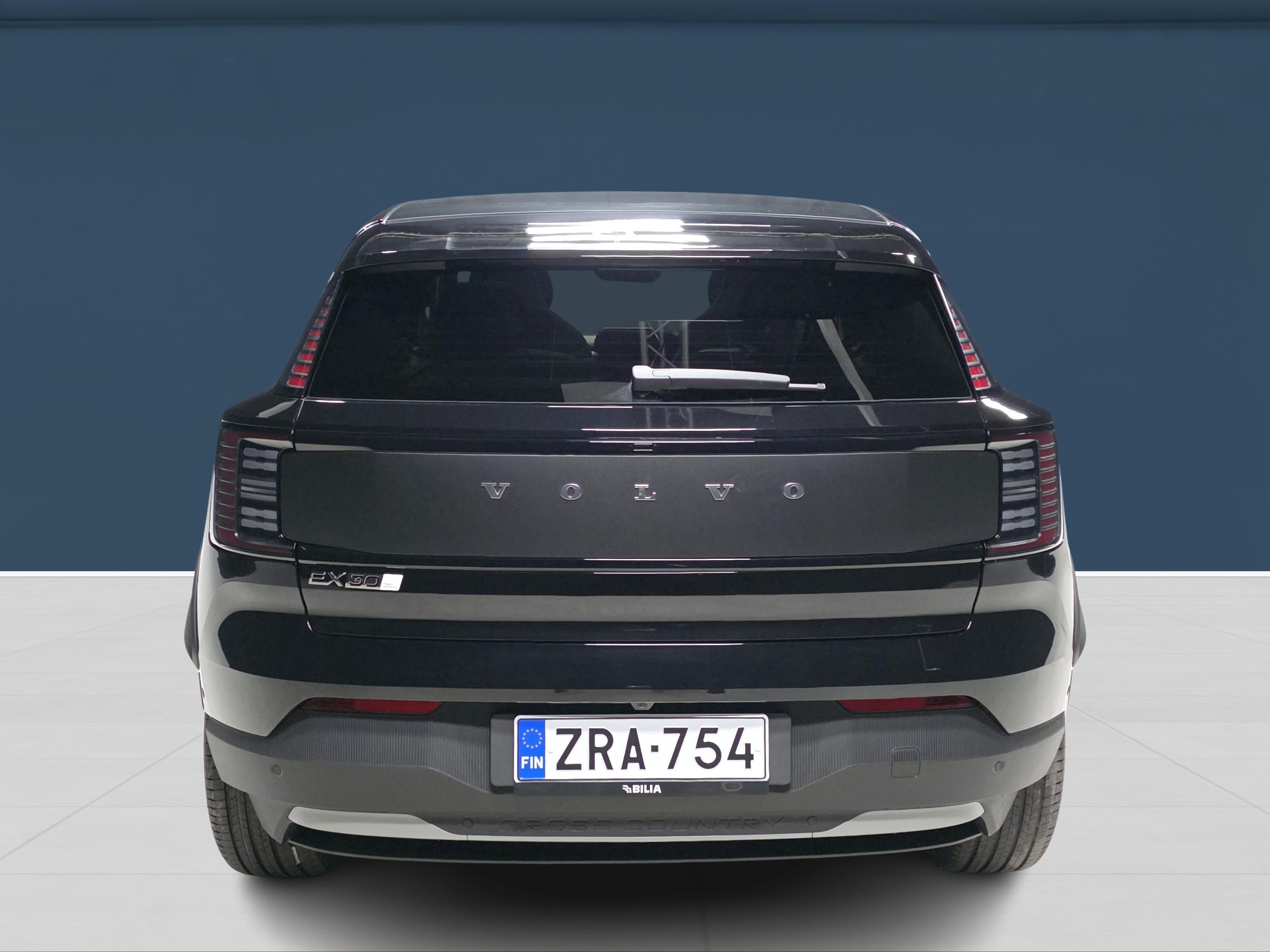 Volvo EX30 Cross Country 5