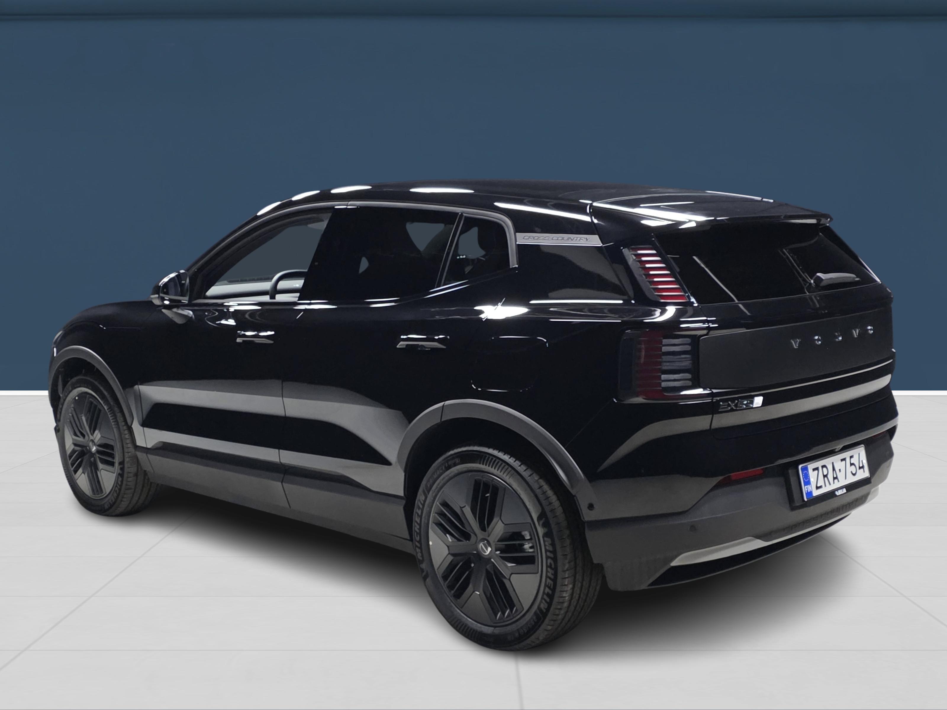 Volvo EX30 Cross Country 6