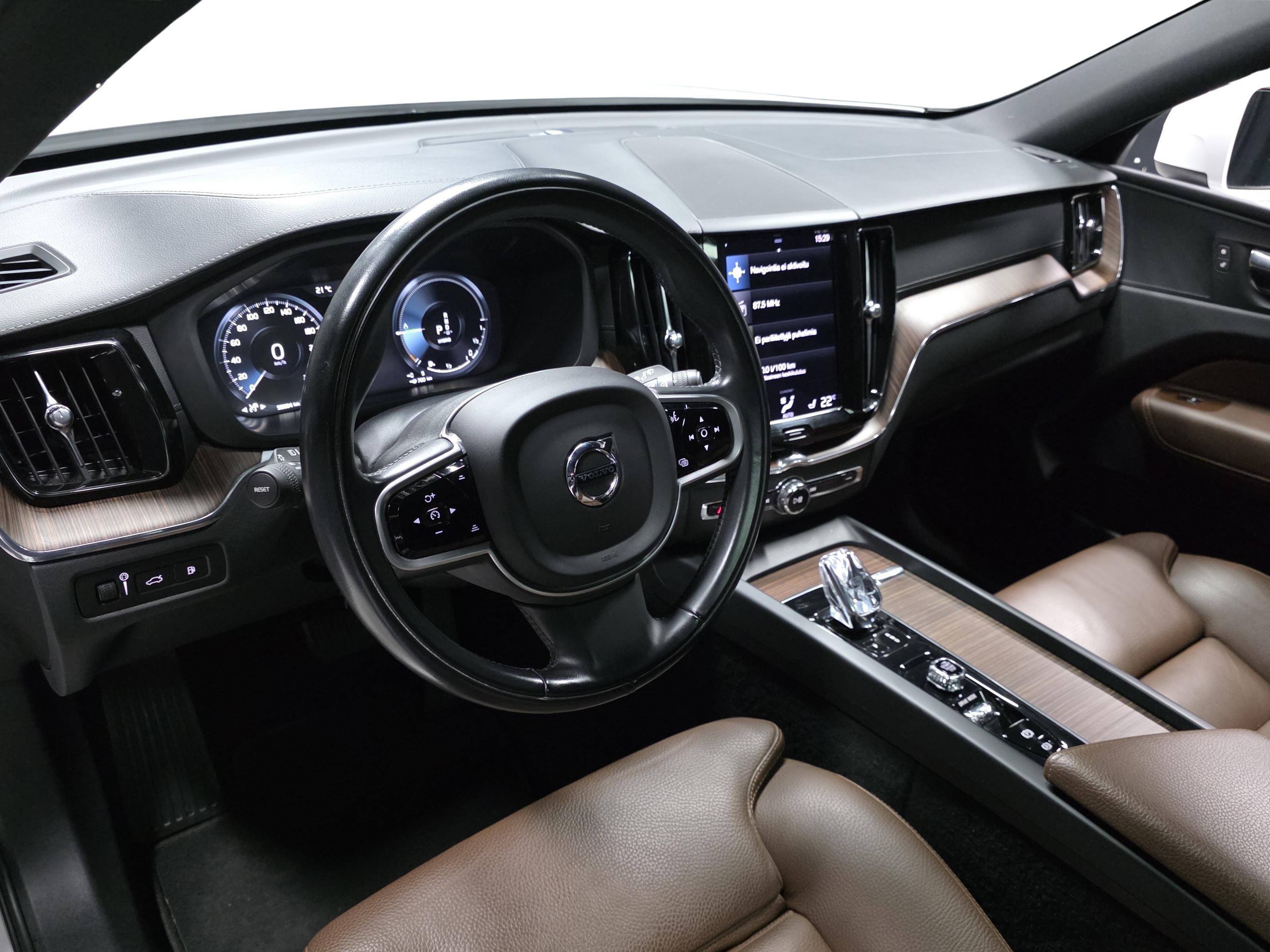 Volvo XC60 8