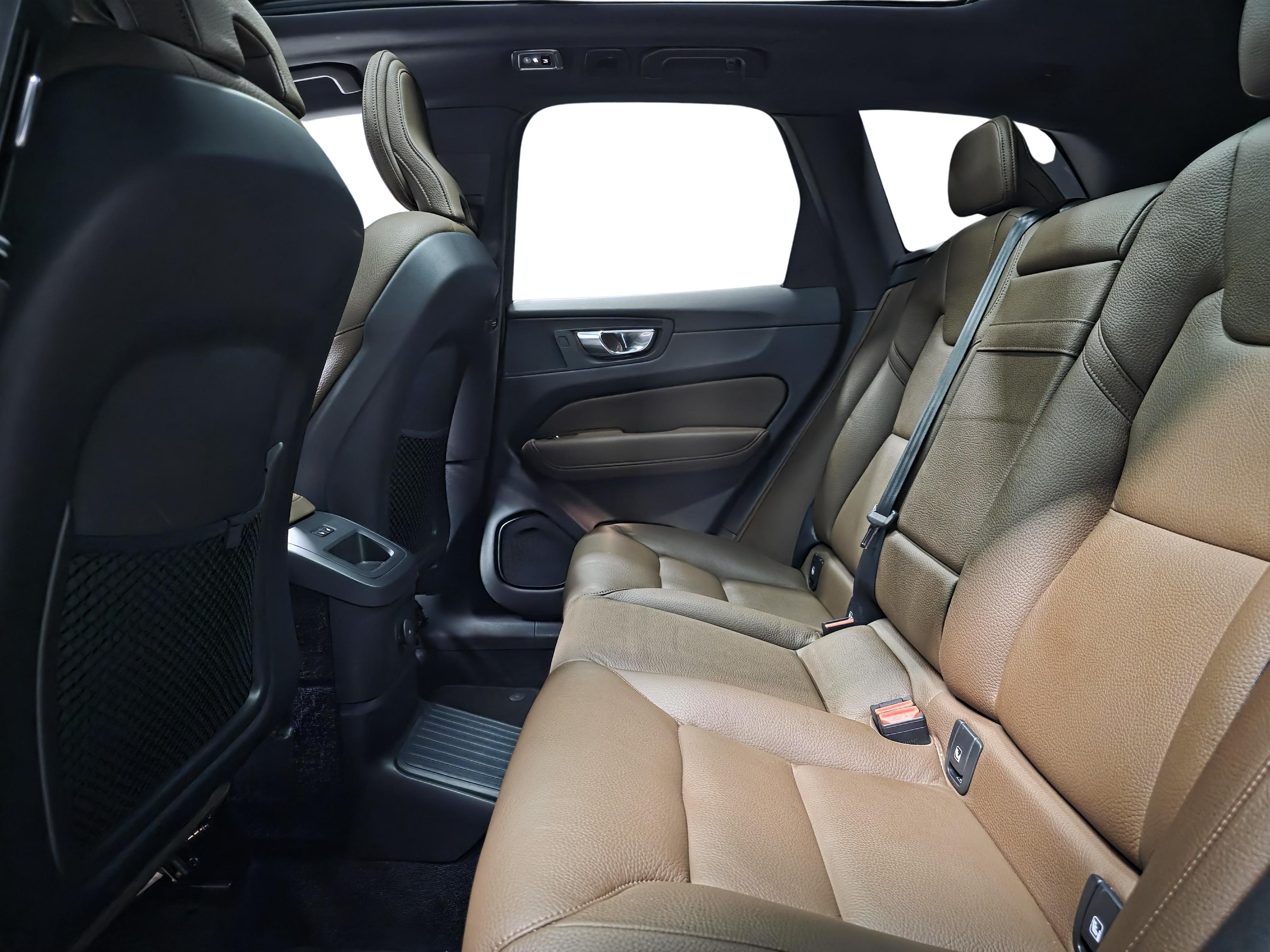 Volvo XC60 9