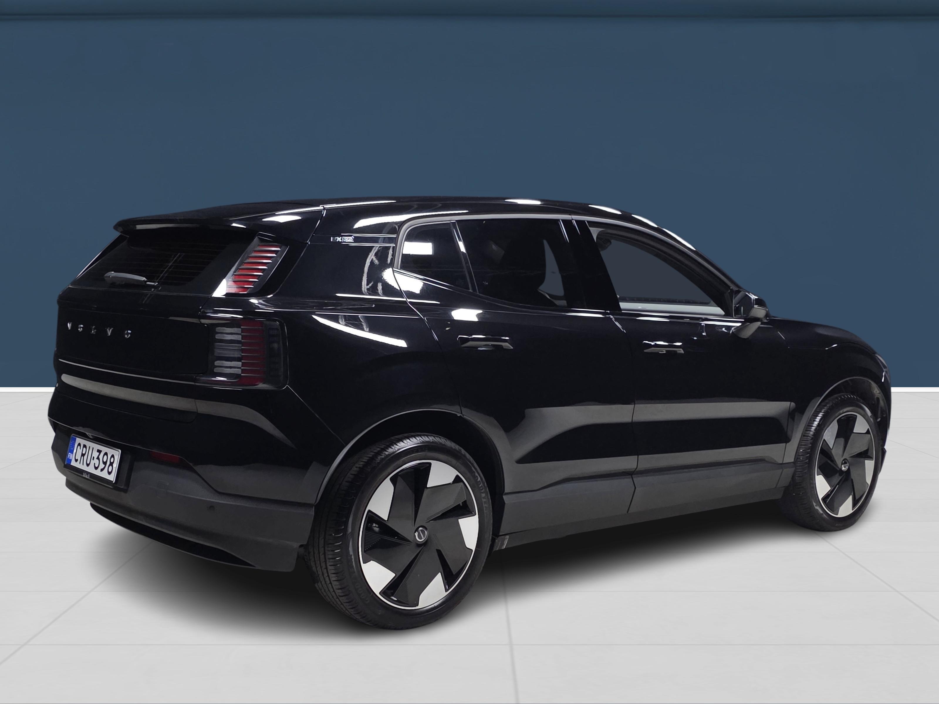 Volvo EX30 4