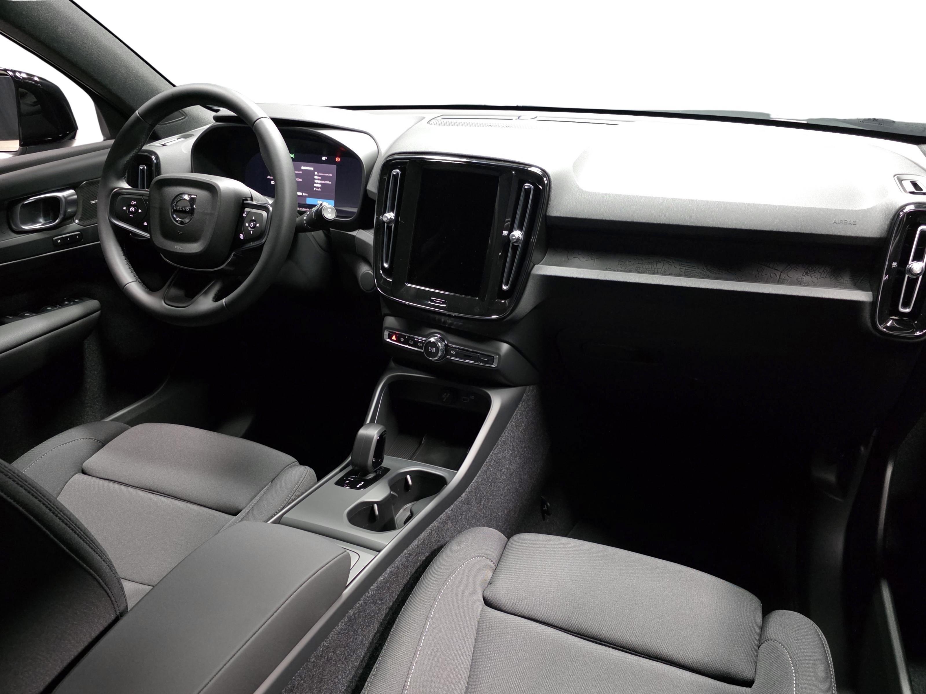 Volvo EX40 16